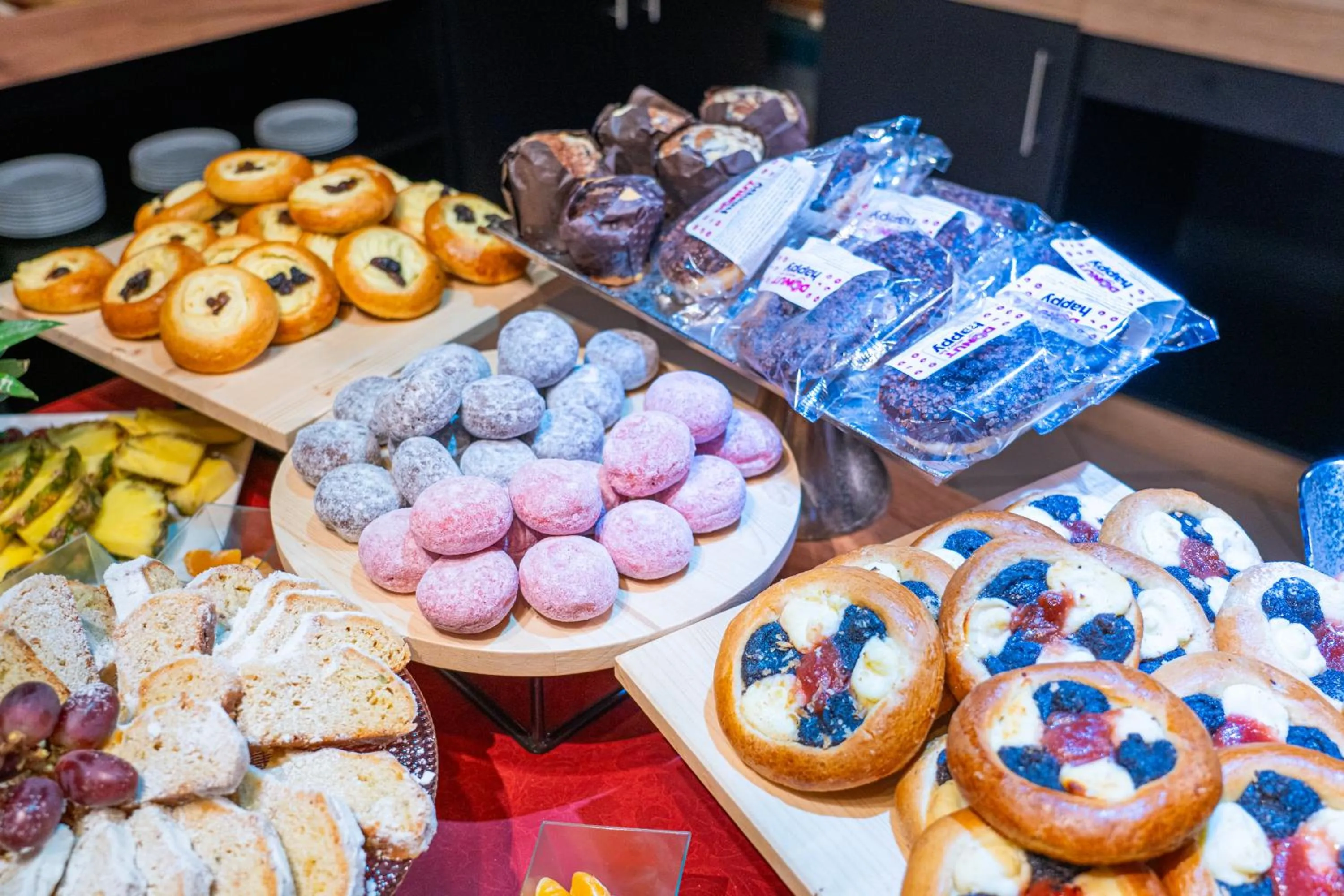 Buffet breakfast in Parkhotel Waldschlösschen