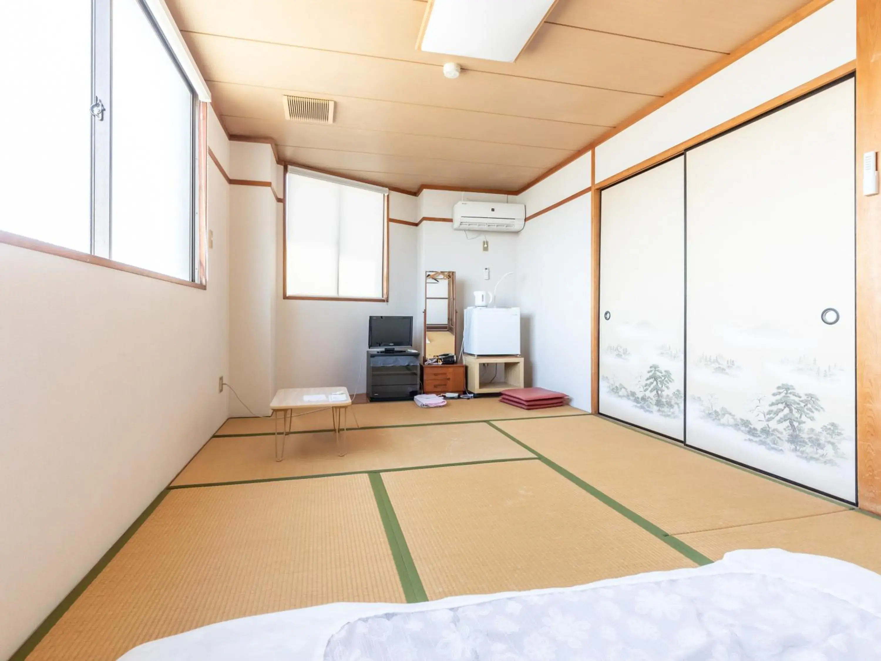 Triple Room with Shared Bathroom - single occupancy in Tabist Hara Business Ryokan Triple Room with Shared Bathroom - single occupancy in Tabist Hara Business Ryokan