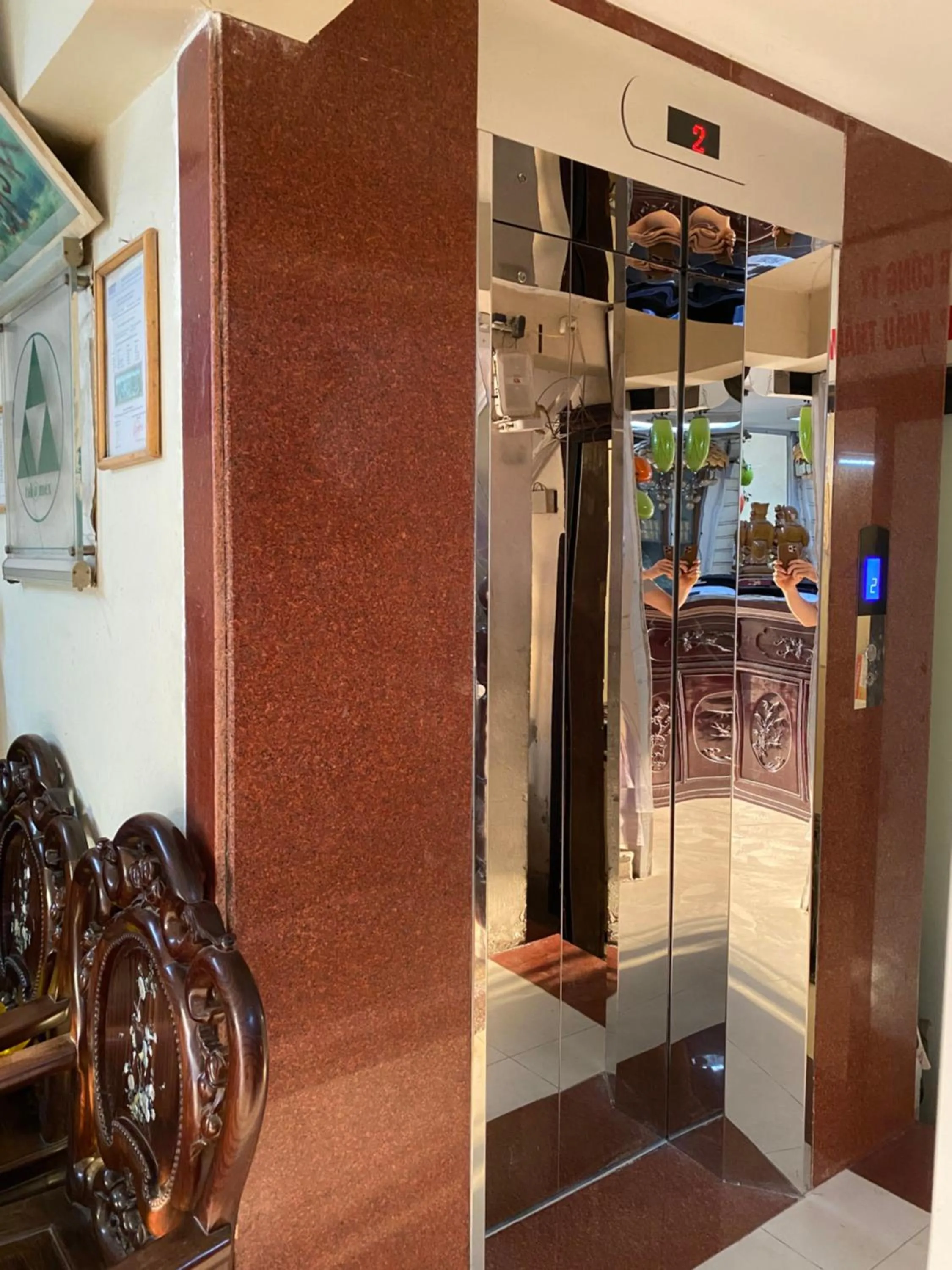 elevator in Thang Long Hotel