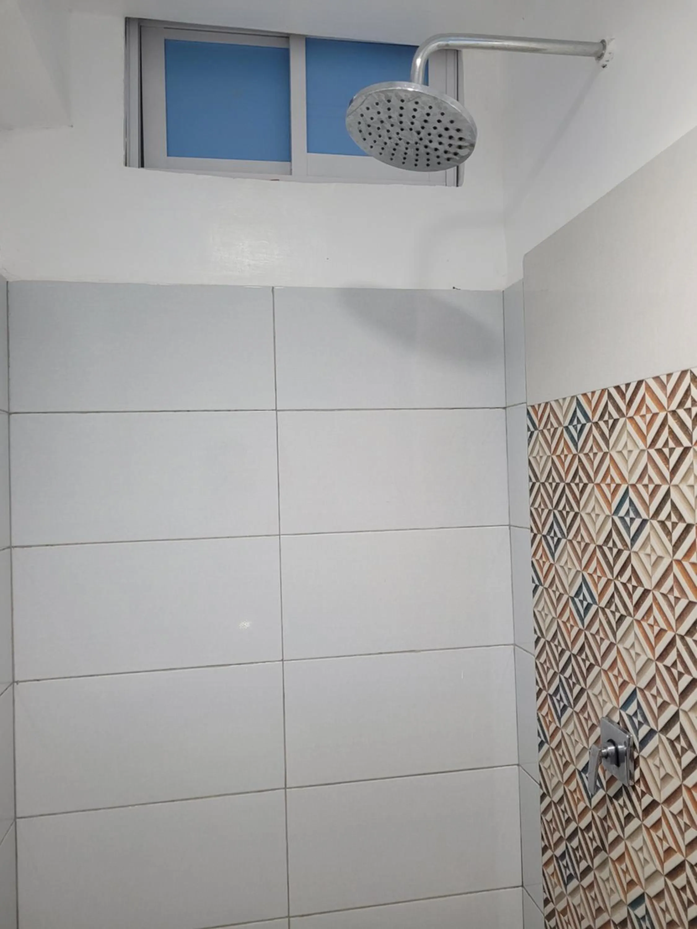 Shower in Borj Place