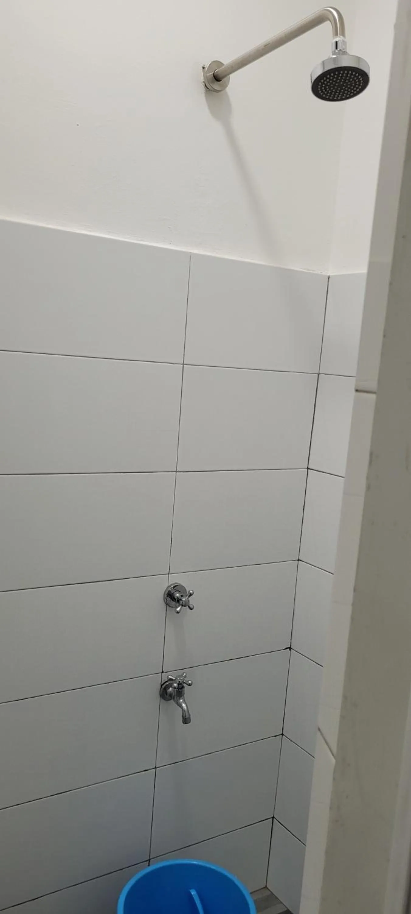 Shower in Borj Place