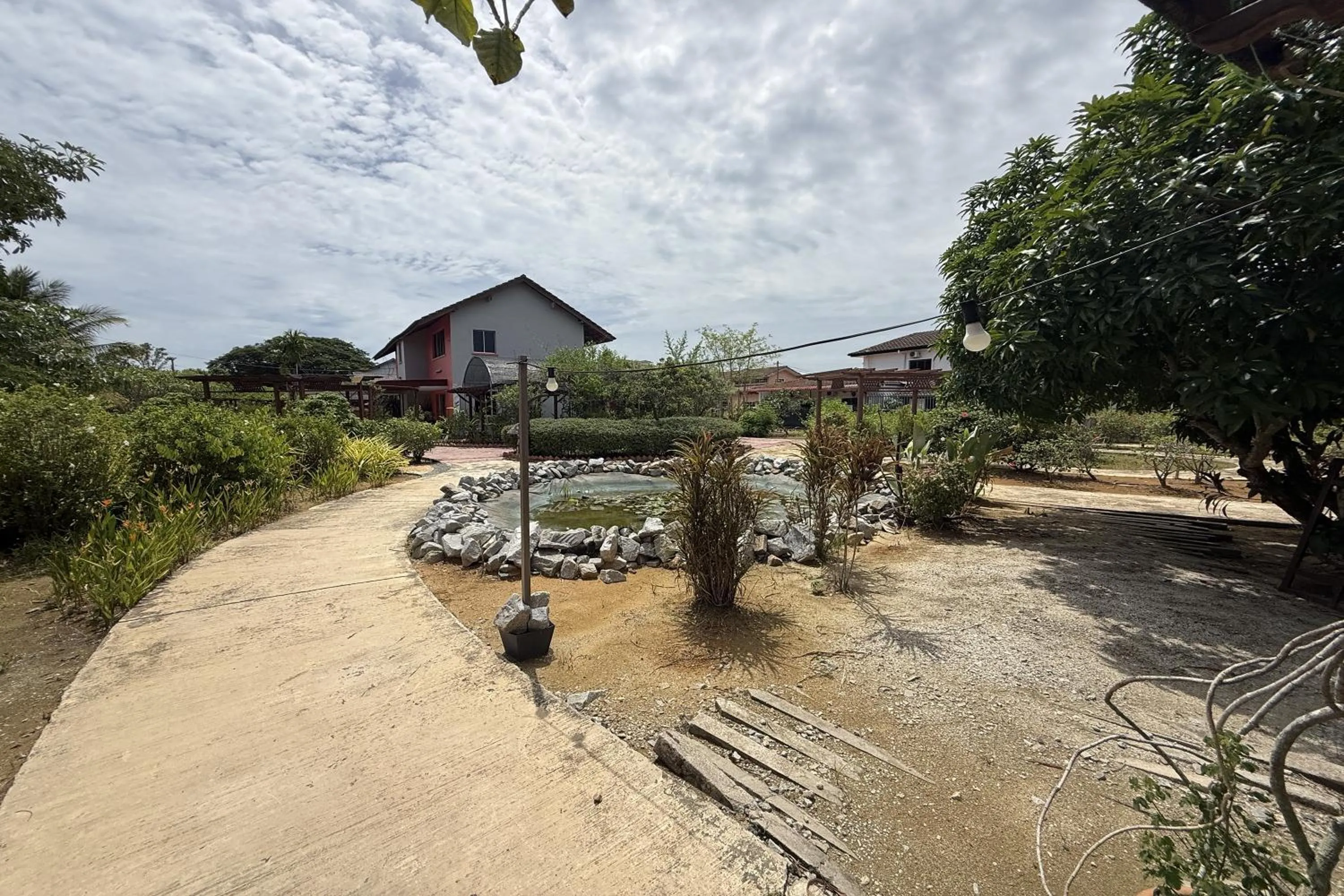 Property building in Inapan Taman Herba