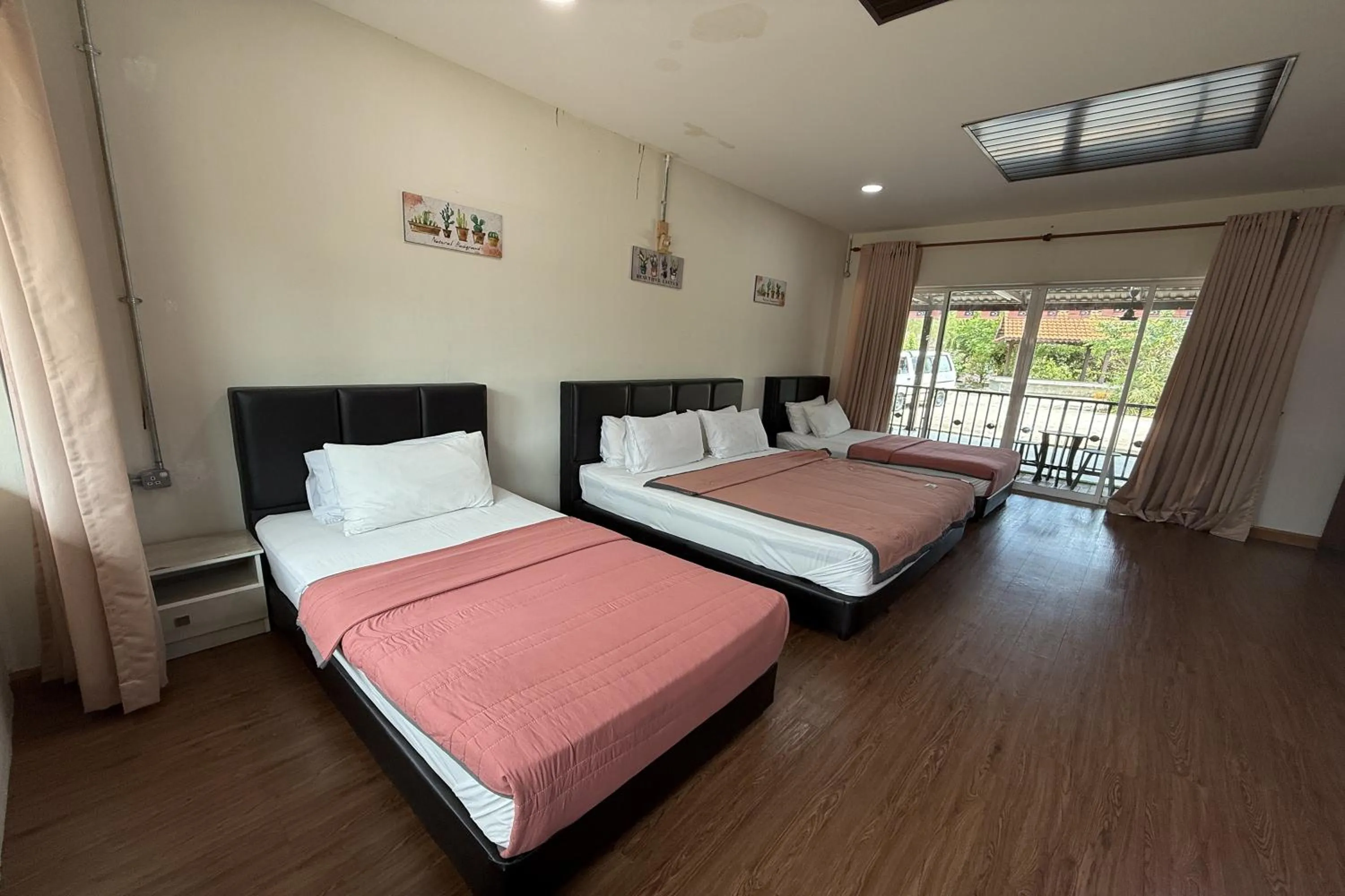 Photo of the whole room, Bed in Inapan Taman Herba