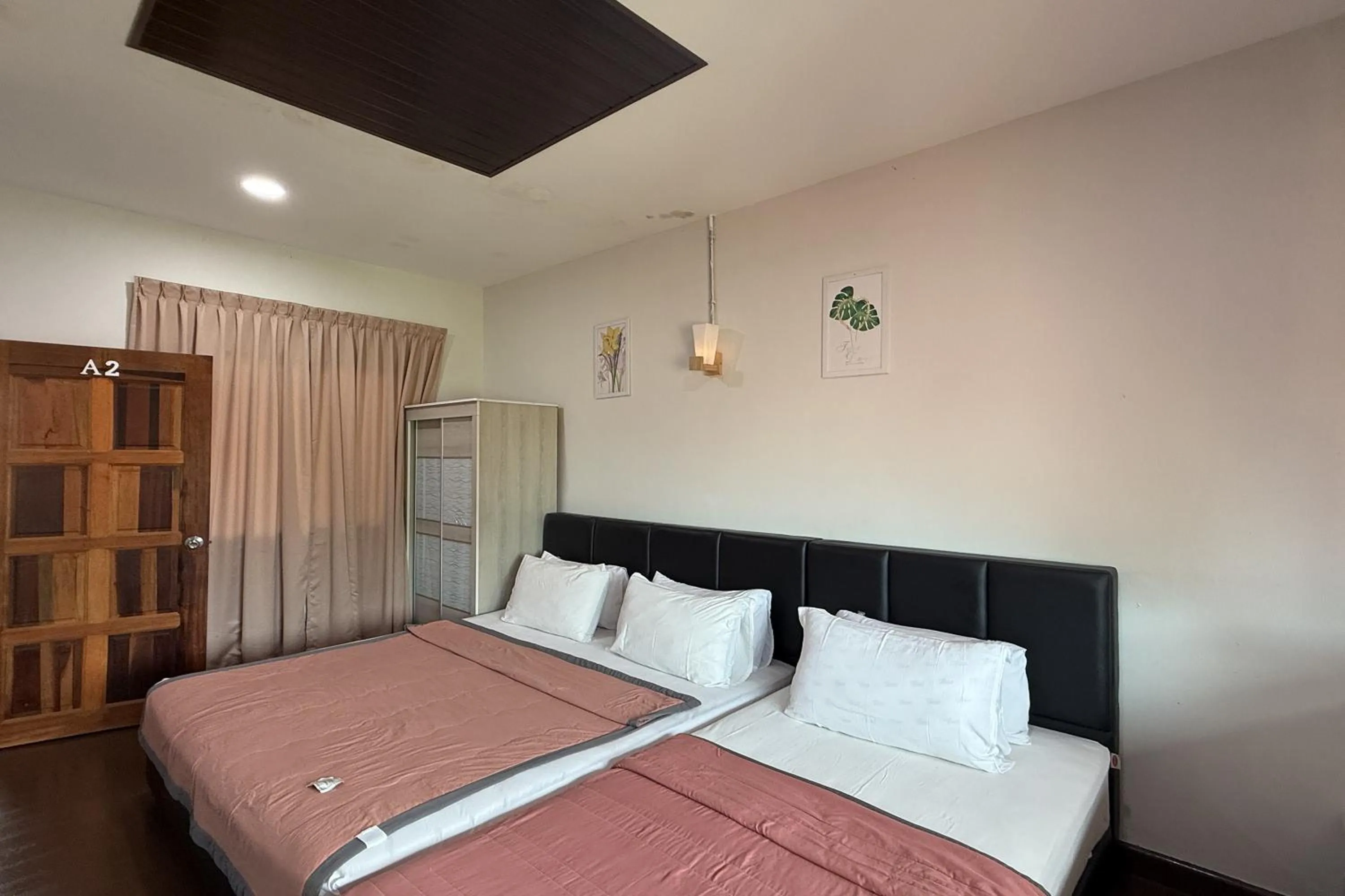 Bed in Inapan Taman Herba