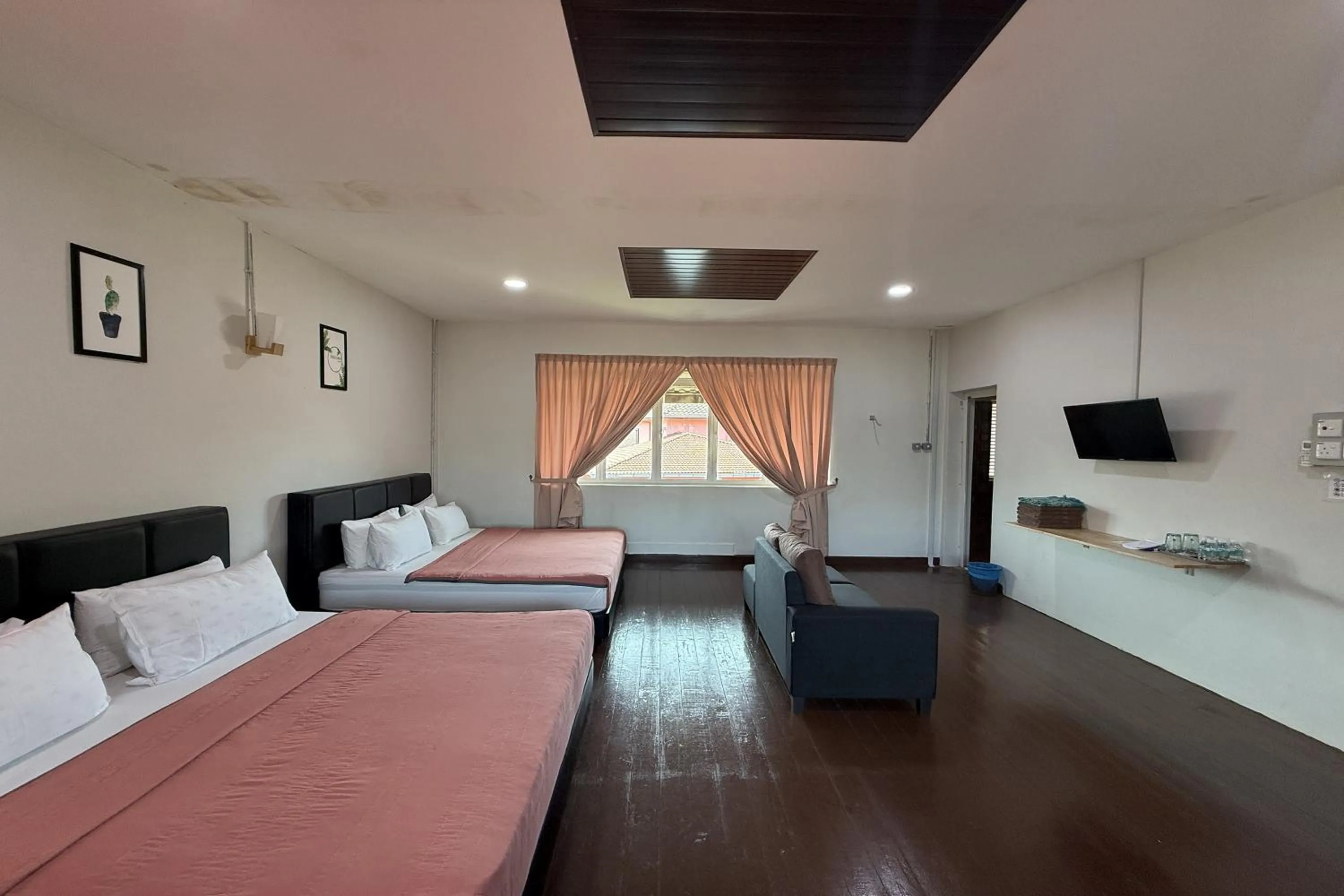 Bed in Inapan Taman Herba