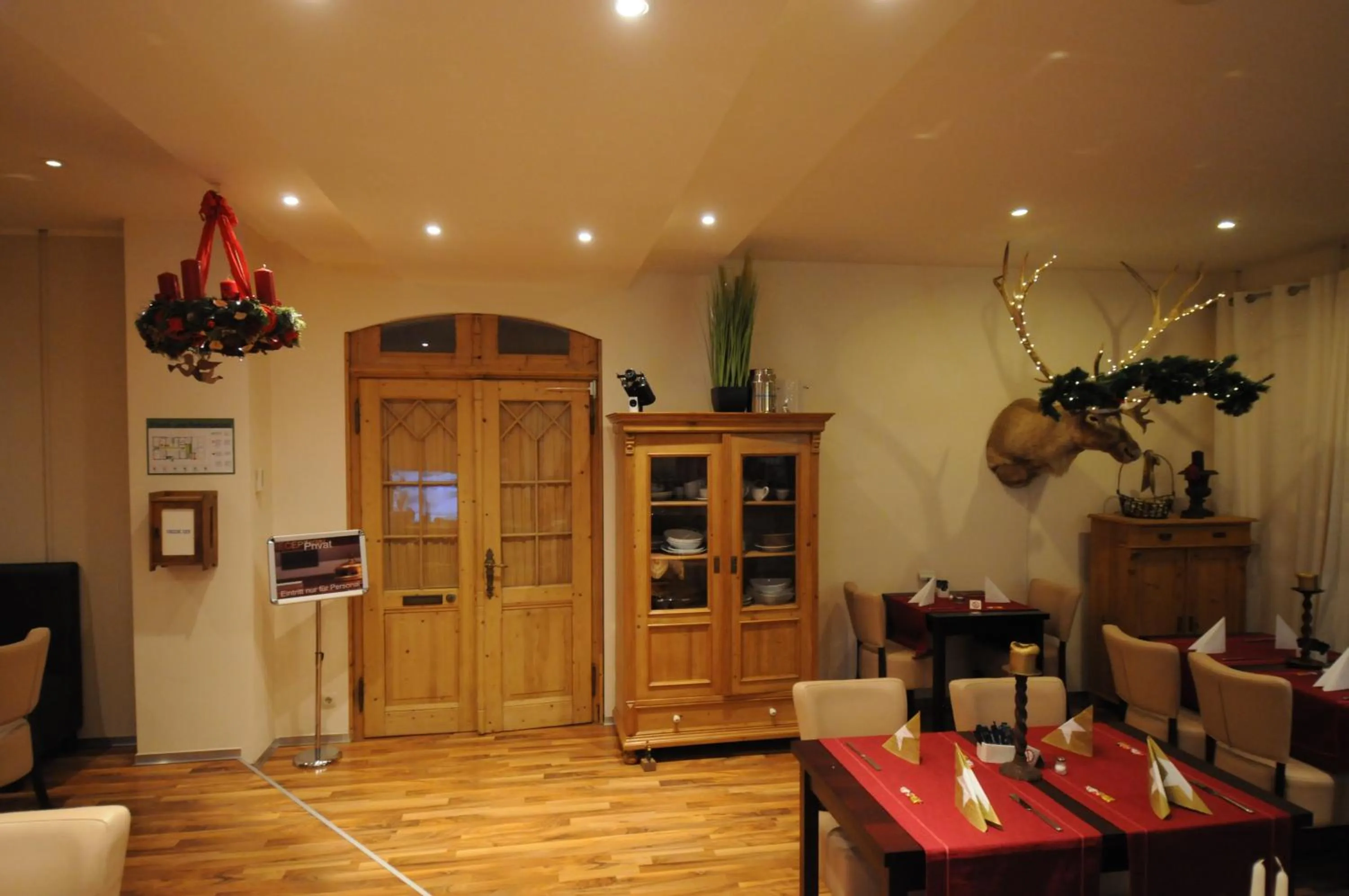 Restaurant/places to eat in Hotel und Gästehaus Will