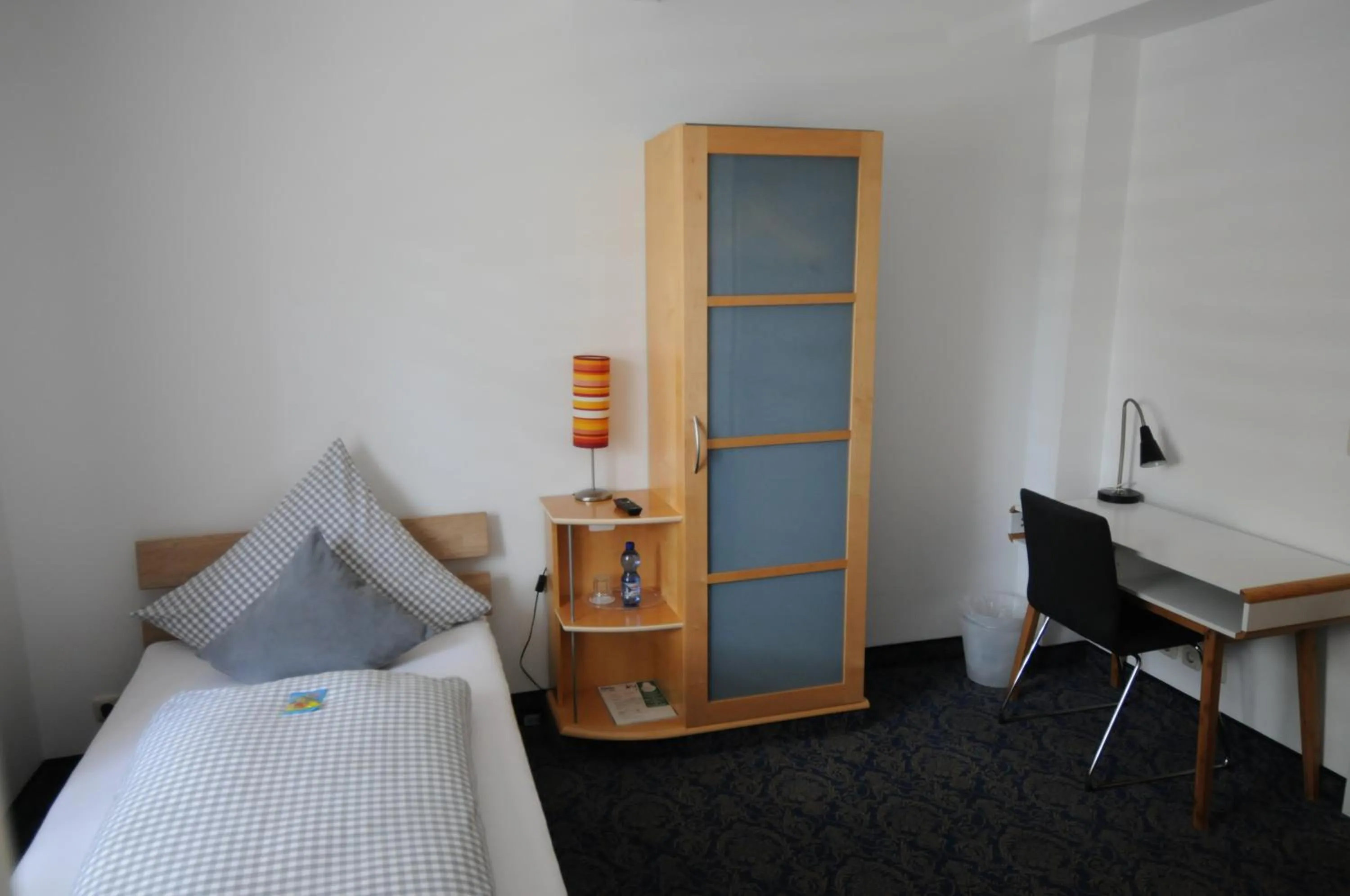 Photo of the whole room, Bed in Hotel und Gästehaus Will