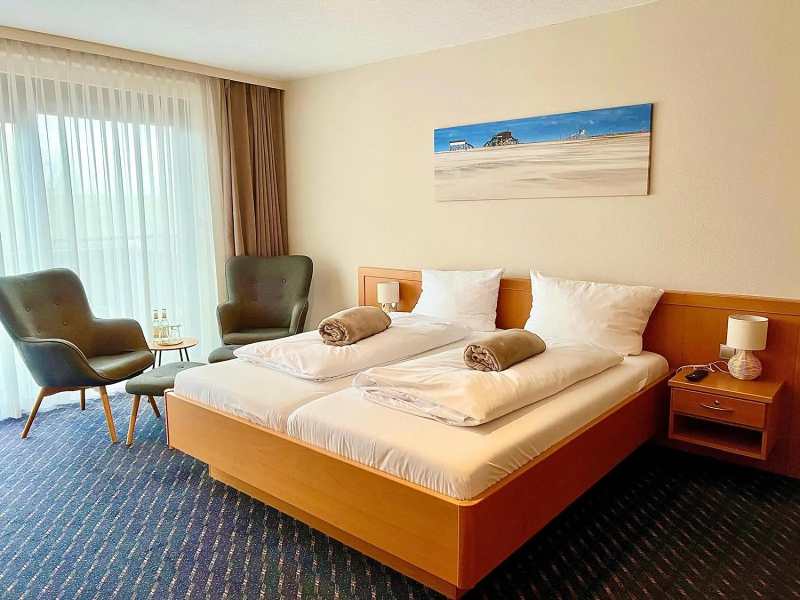 Photo of the whole room, Bed in Kirchspielkrug Landhotel & Restaurant