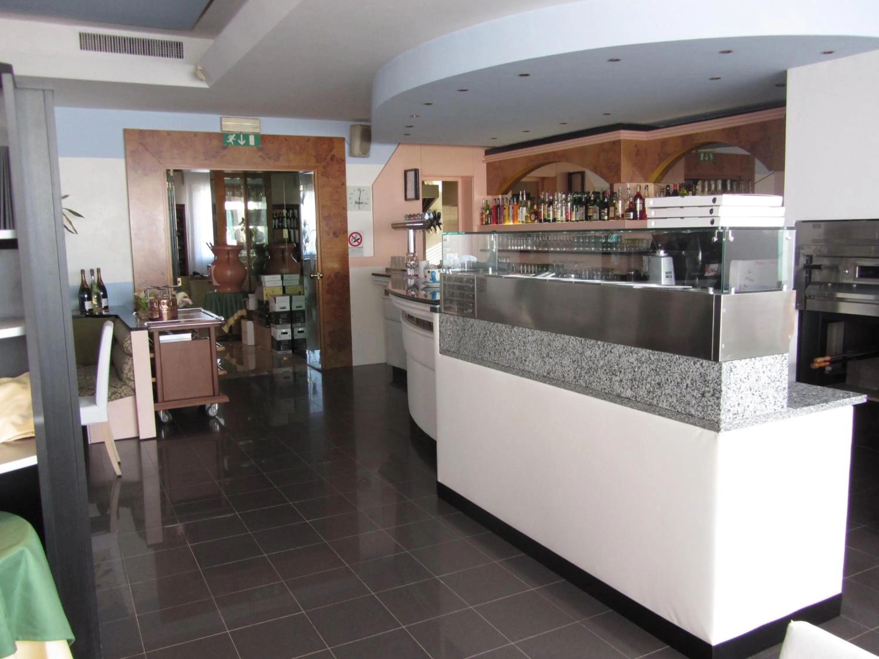 Restaurant/places to eat in Hotel Green castellani