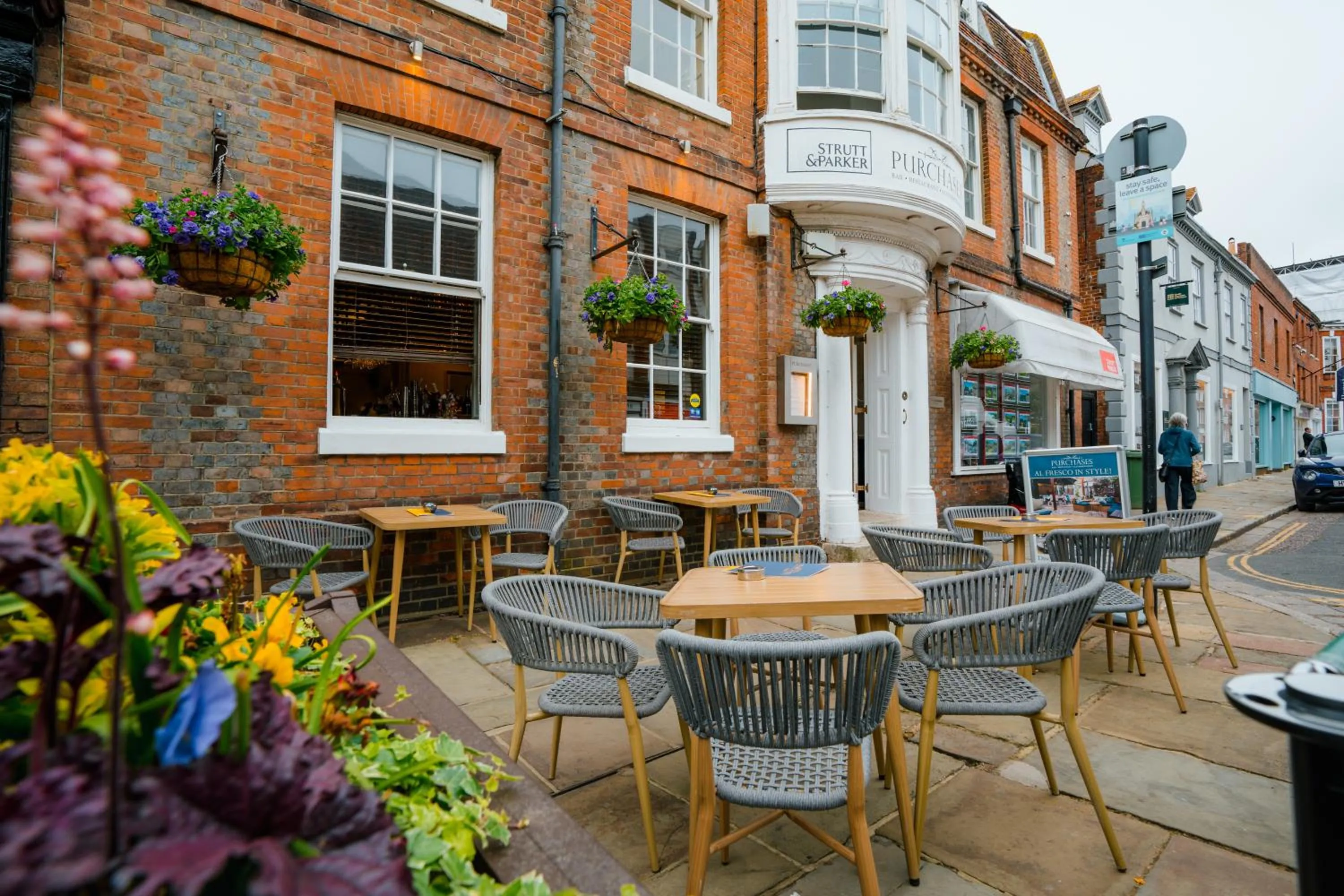 Property building in Purchases Restaurant & Accommodation