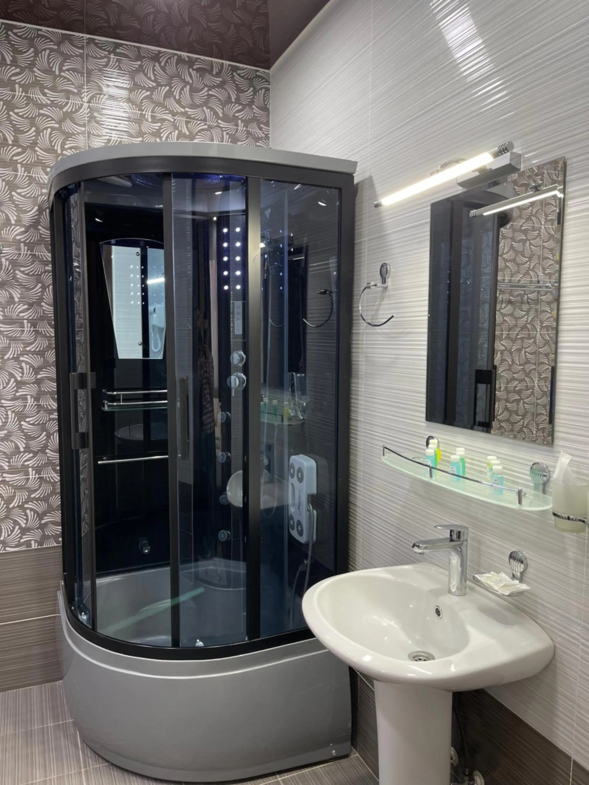 Shower in Shosh Palace