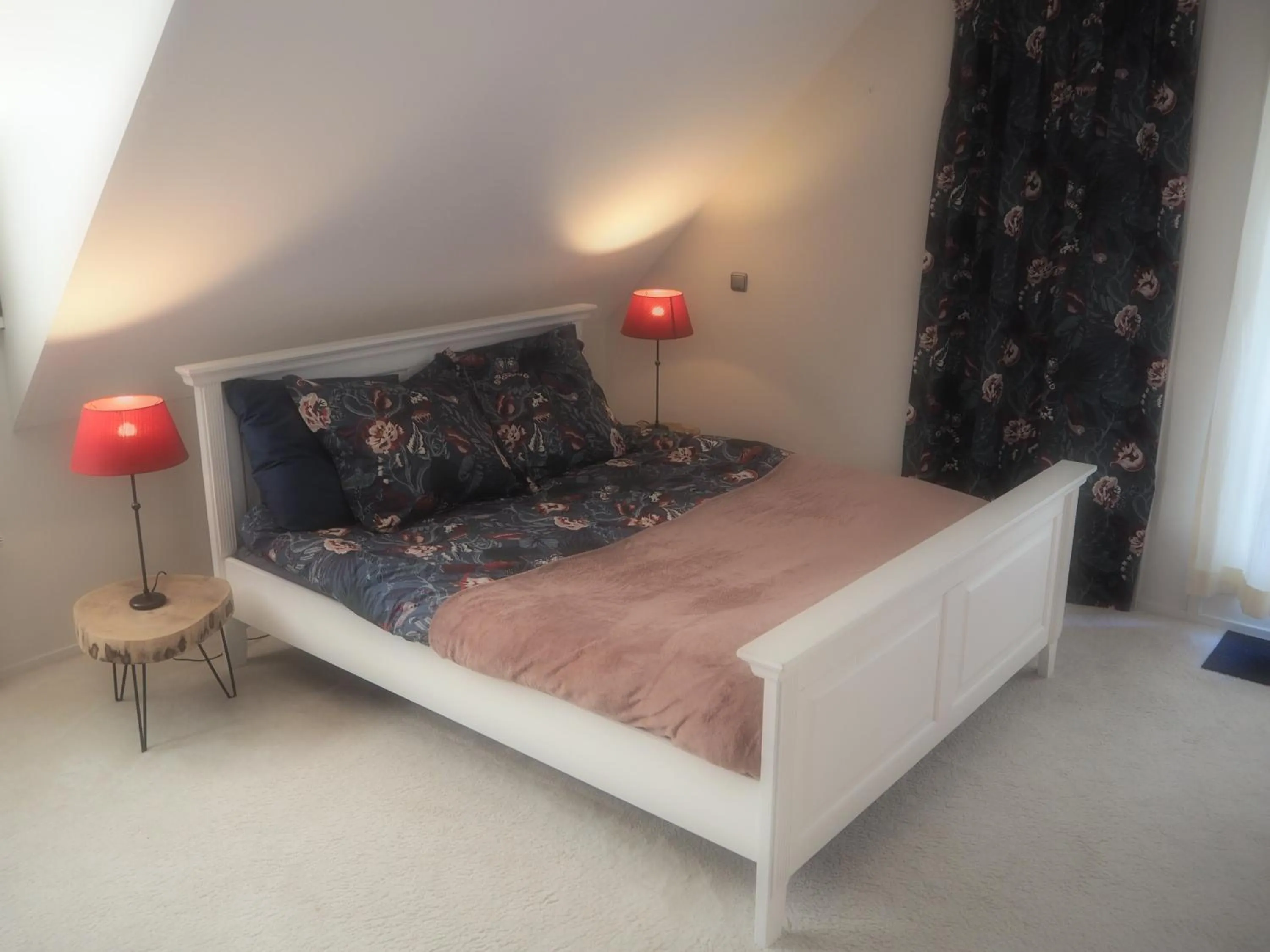 Bed in Bed & Brochje Burgum