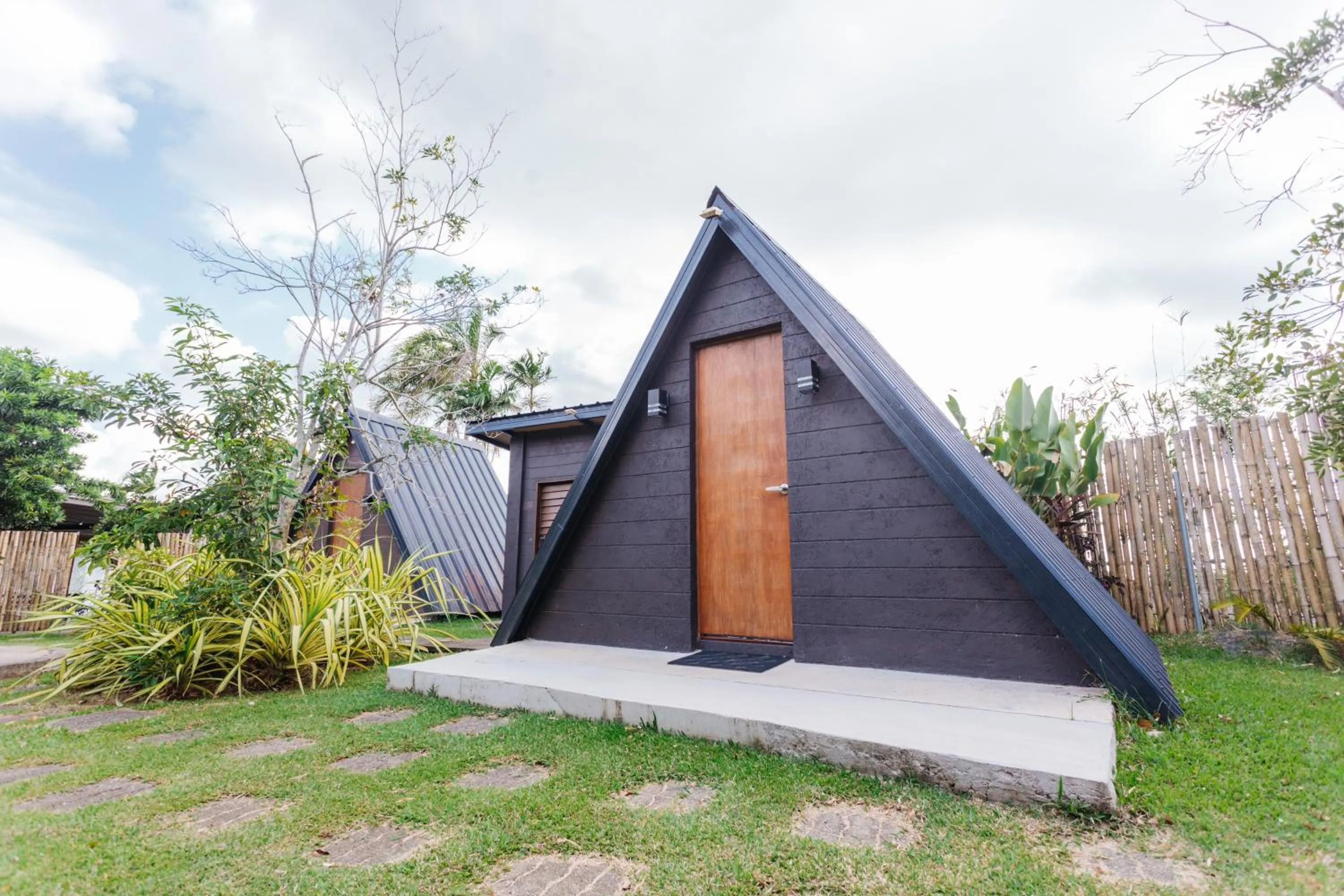 Natural landscape in Spacio Caliraya Bed & Breakfast