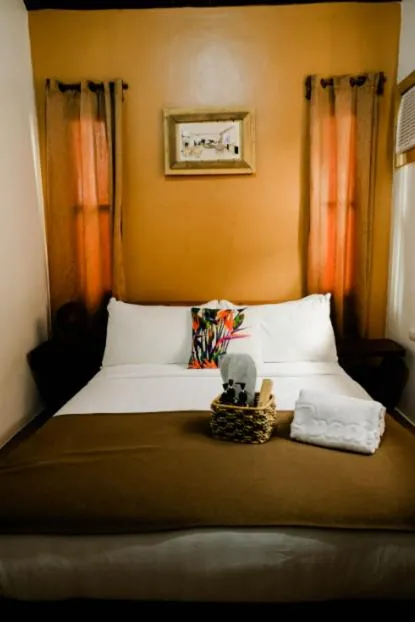 Photo of the whole room, Bed in Spacio Caliraya Bed & Breakfast