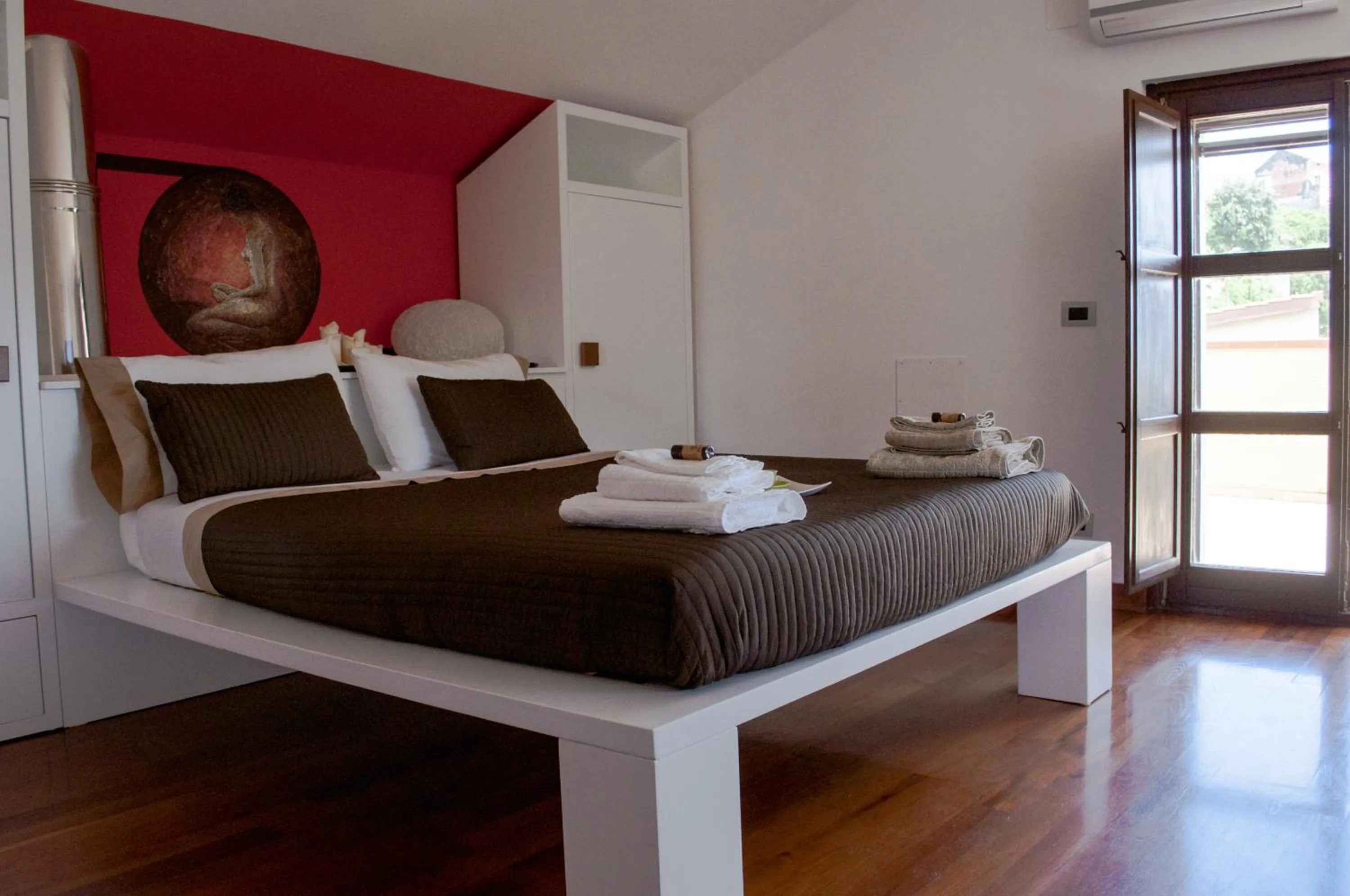 Decorative detail, Bed in Residence Zelzar