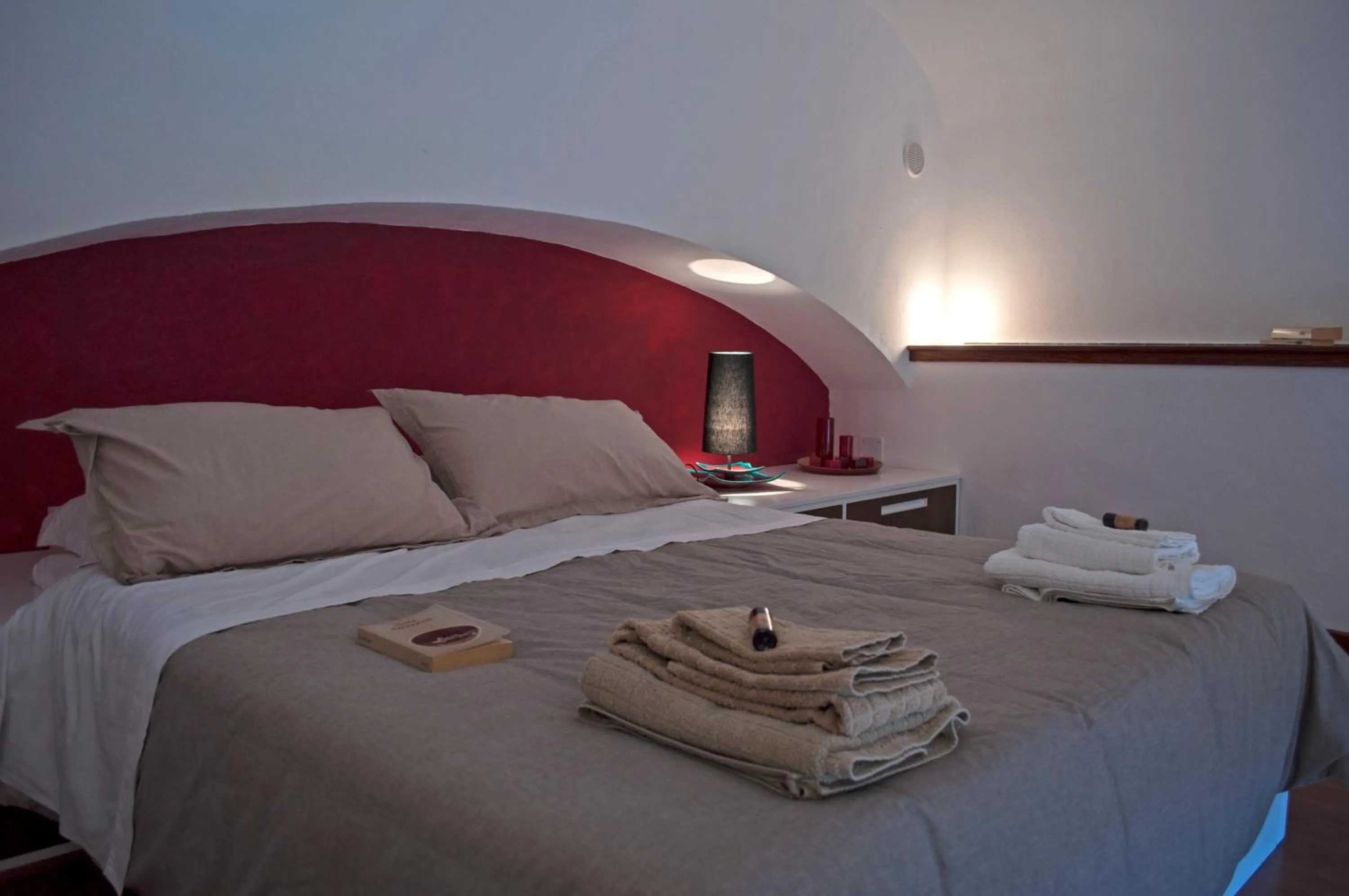 Decorative detail, Bed in Residence Zelzar