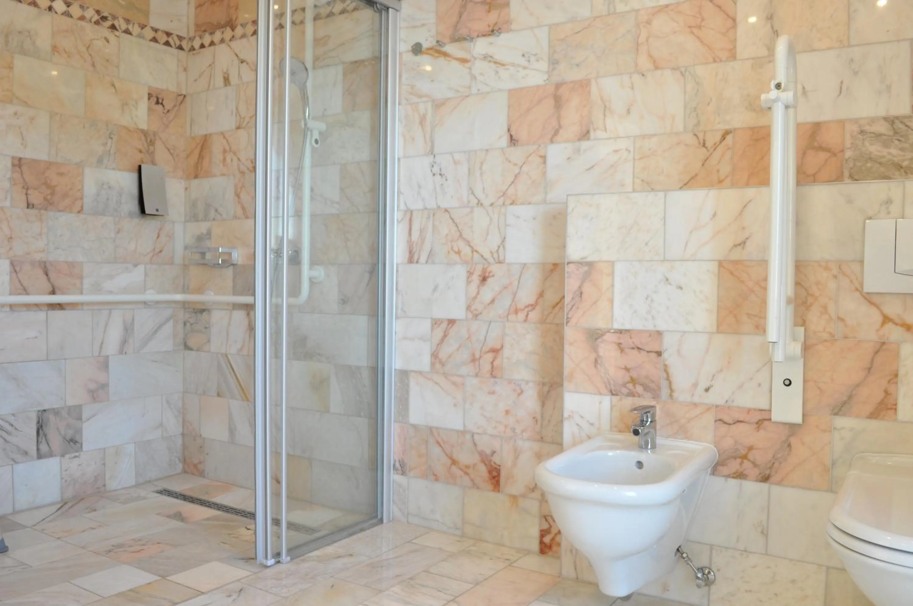 Bathroom in Seehotel Herlinde