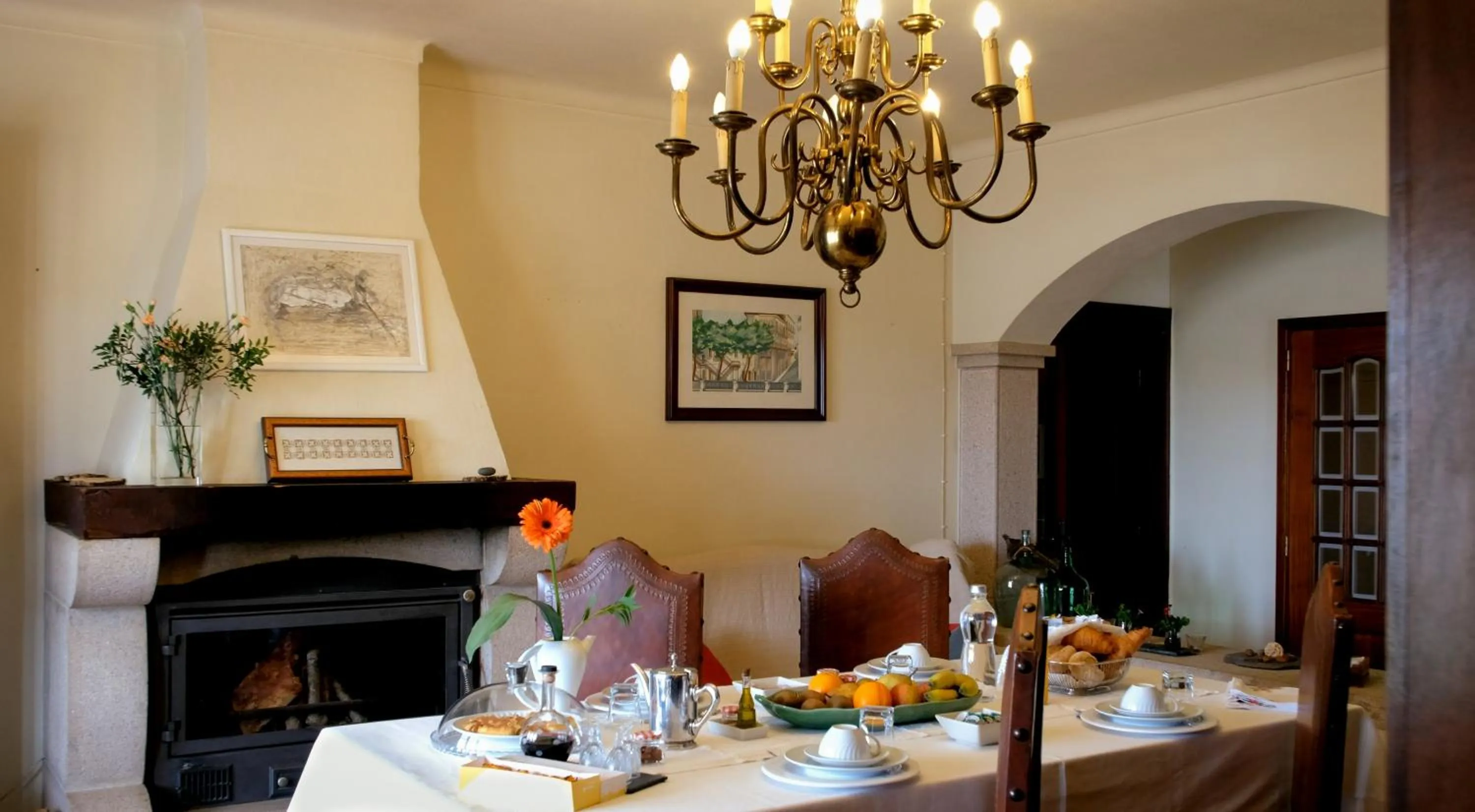 Living room in AmendoeirasHouse-SustainableLiving