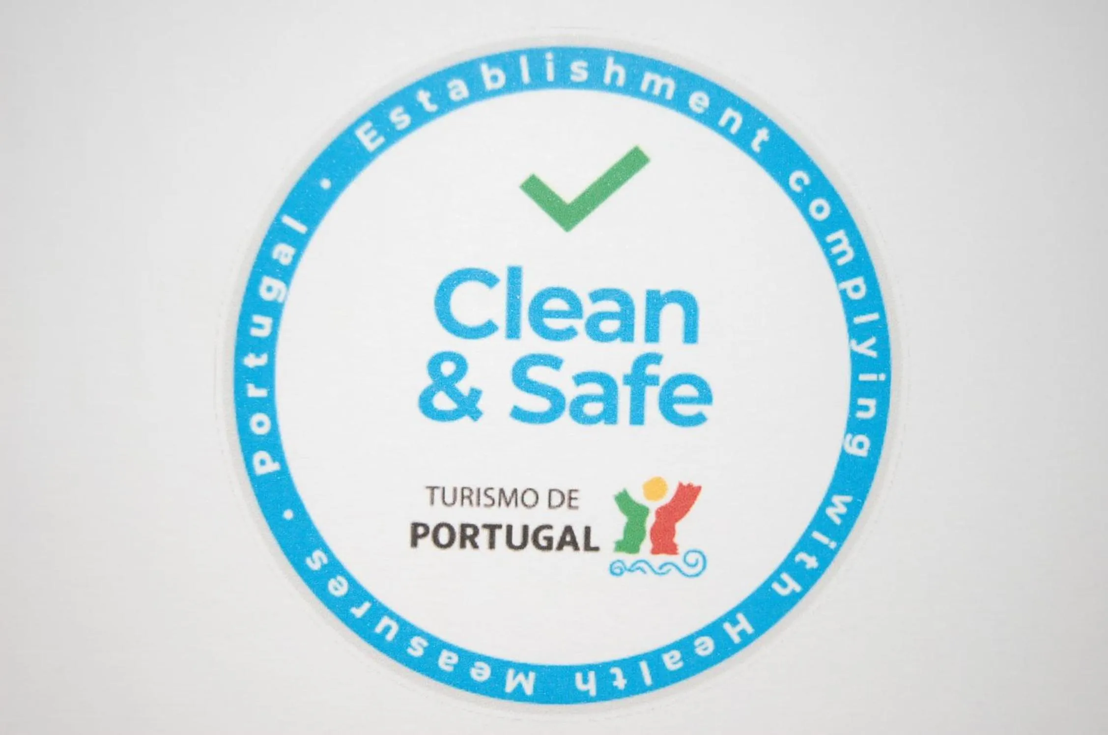 Logo/Certificate/Sign in AmendoeirasHouse-SustainableLiving