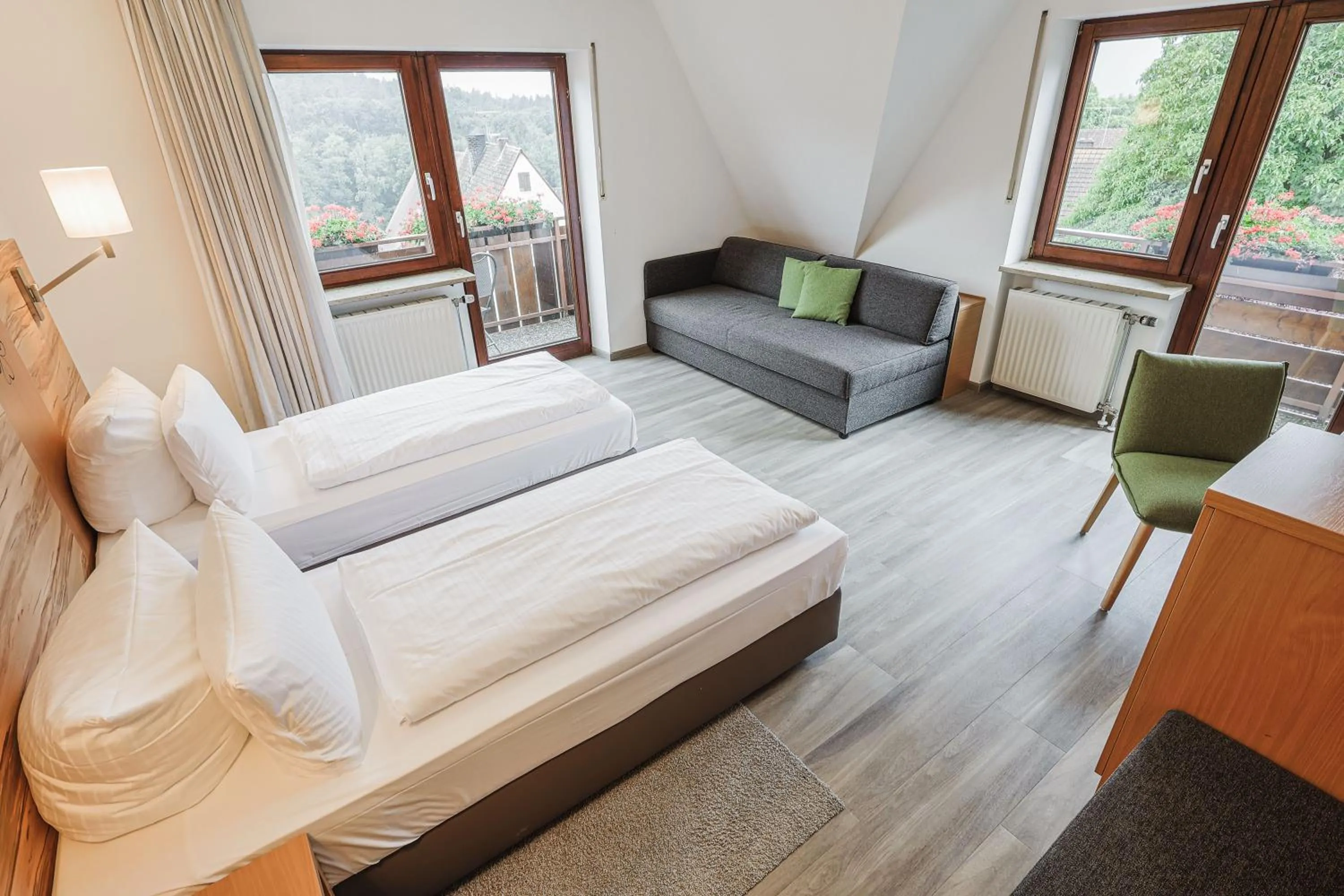 Bed in Landidyll Hotel Zum Alten Schloss