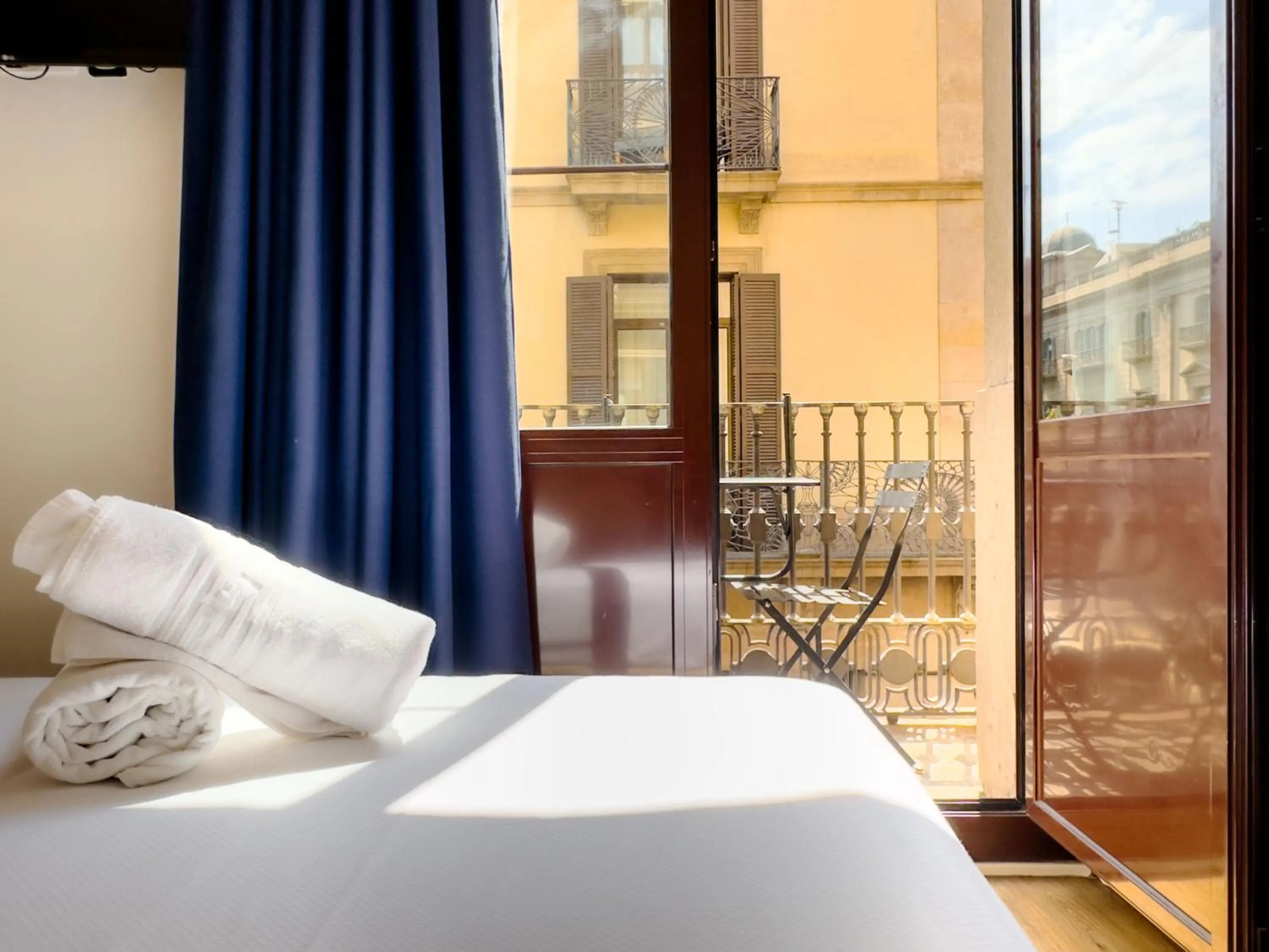 City view, Bed in Som Nit Born