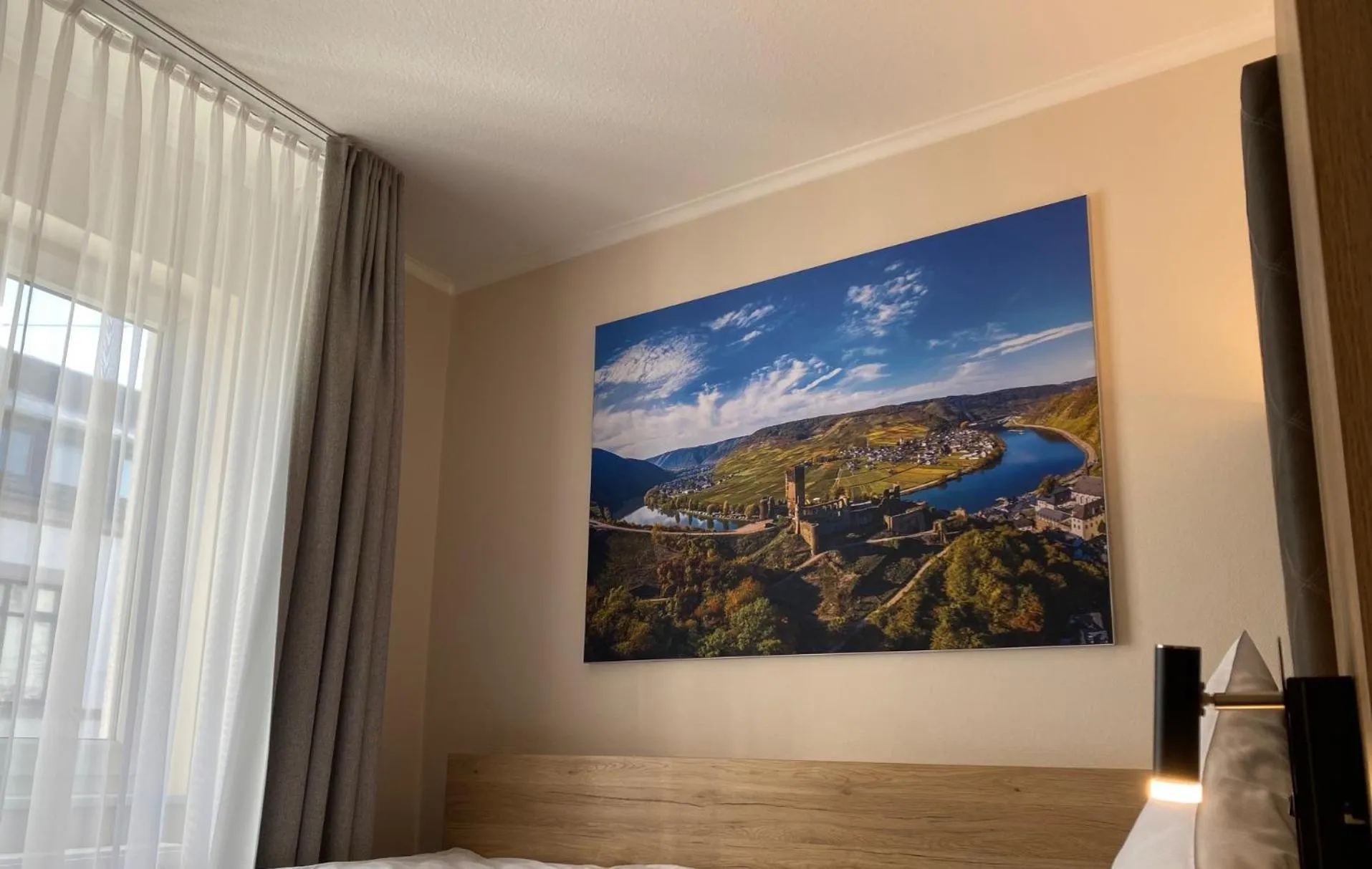 Photo of the whole room, Bed in Hotel Restaurant Roemer