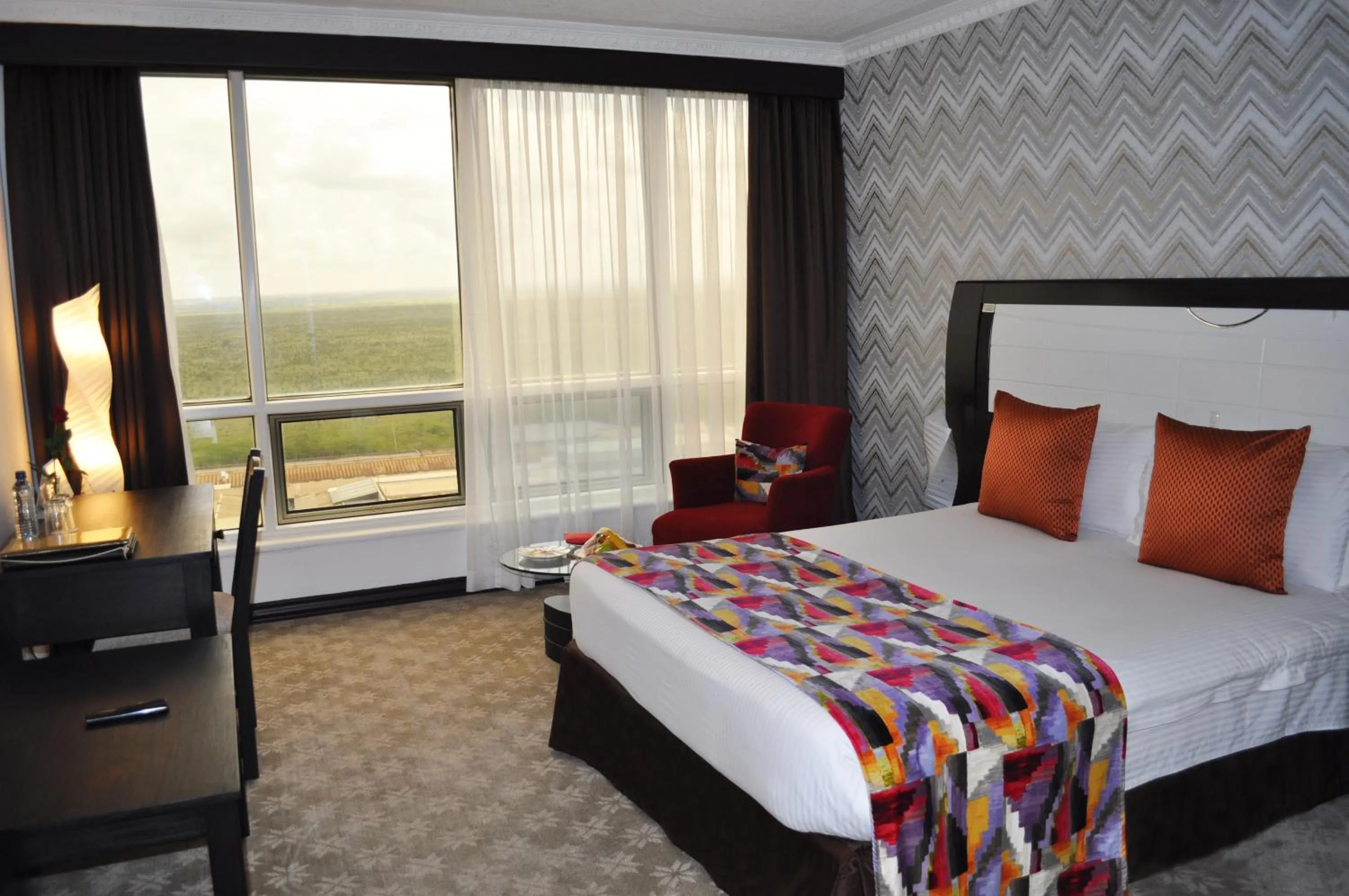 Bedroom, Bed in The Panari Hotel - Near Jomo Kenyatta International Airport