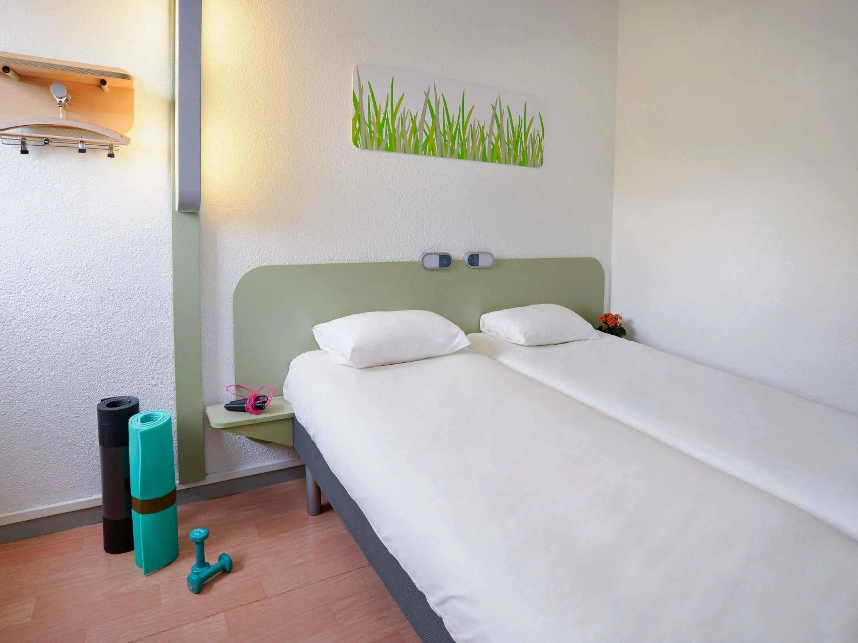 Bedroom, Bed in ibis budget Toulouse Centre Gare