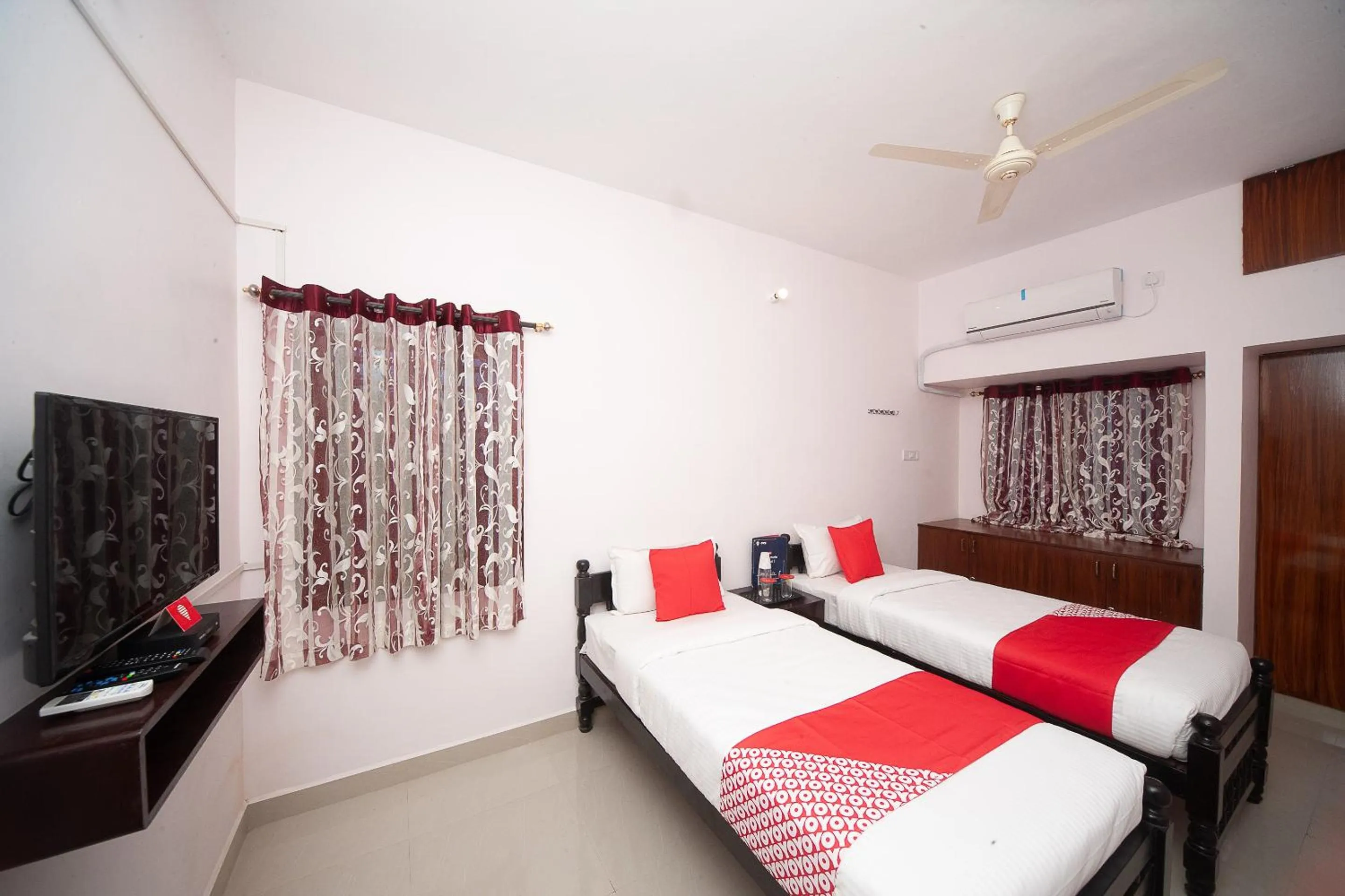 Bedroom, Bed in Hotel O Kiruba Castle