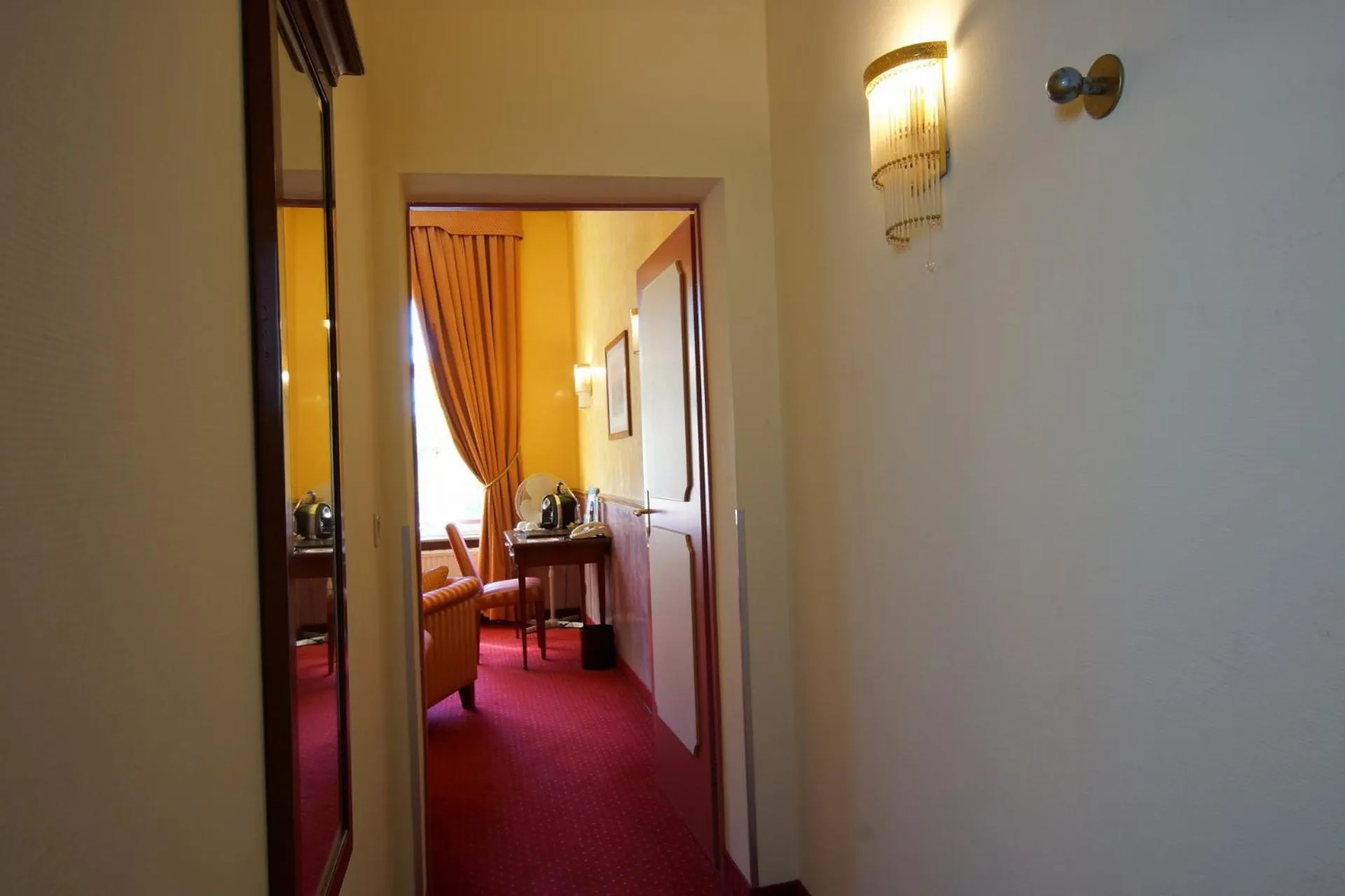 TV and multimedia, Bed in Hotel am Luisenplatz