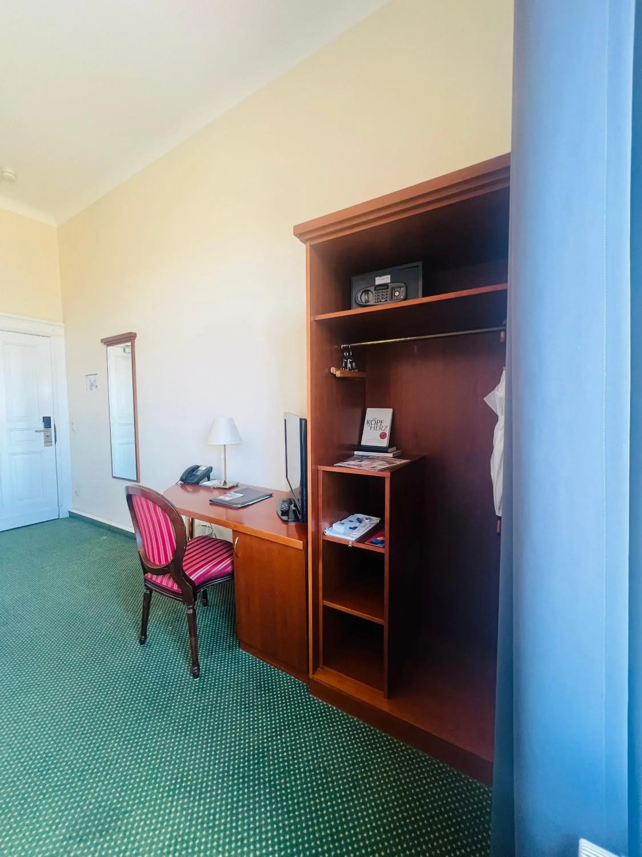 Standard Single Room - single occupancy in Hotel am Luisenplatz Standard Single Room - single occupancy in Hotel am Luisenplatz