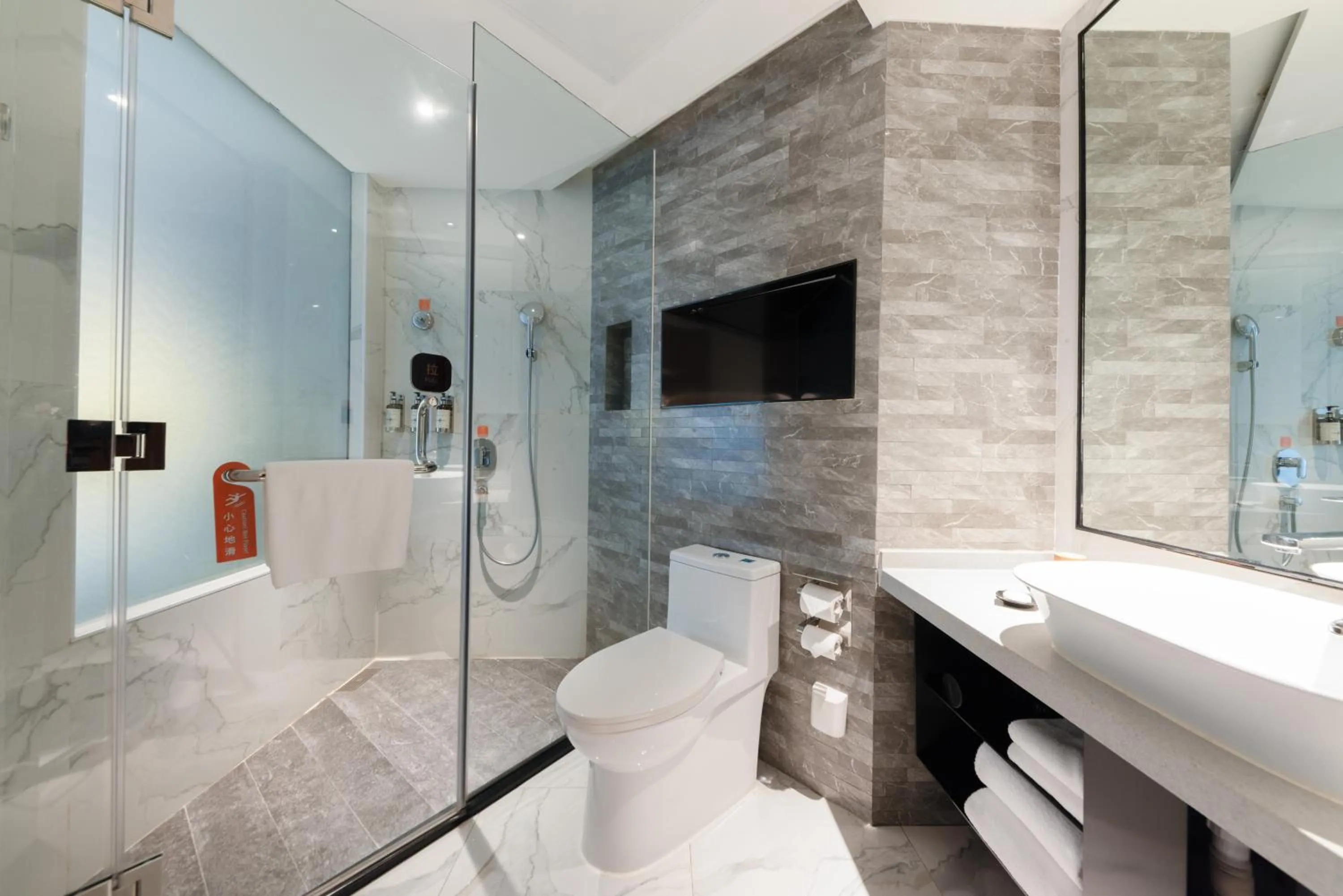 Shower in Xence hotel near Xiamen Airport & SM Mall