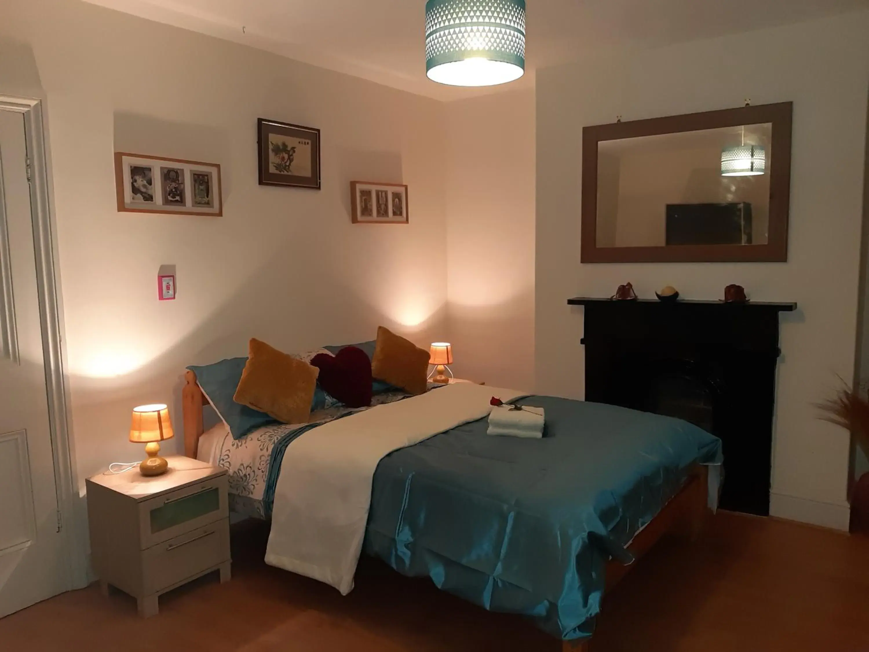 Standard Double Room with Shared Bathroom - single occupancy in Phoenix Nights Guest House Standard Double Room with Shared Bathroom - single occupancy in Phoenix Nights Guest House