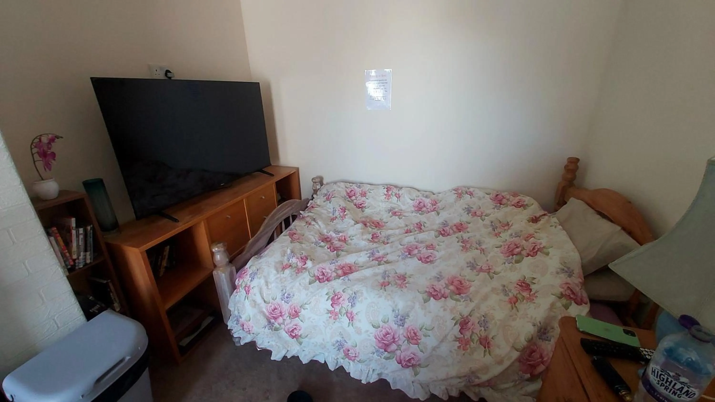 Bed in Phoenix Nights Guest House