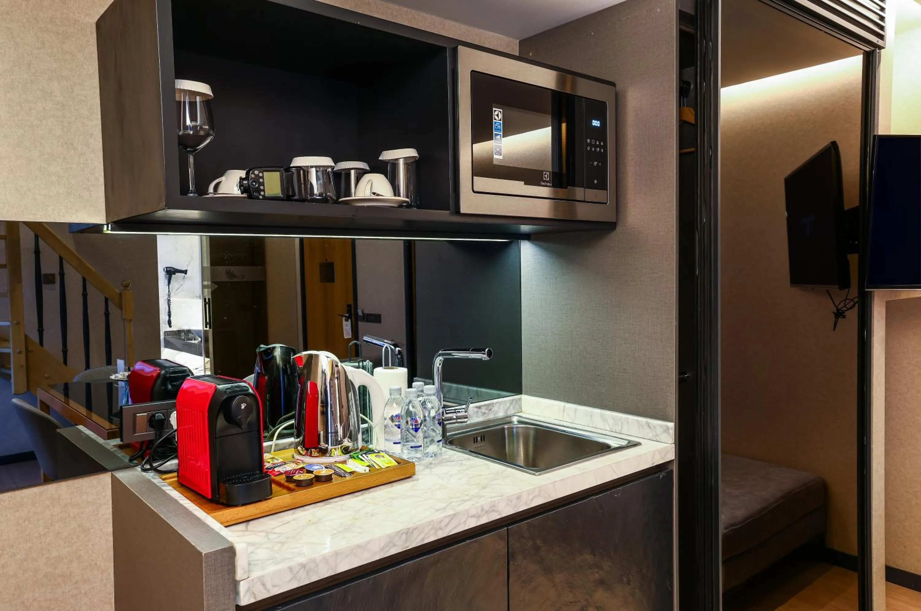 Coffee/tea facilities in Broyt Hotel