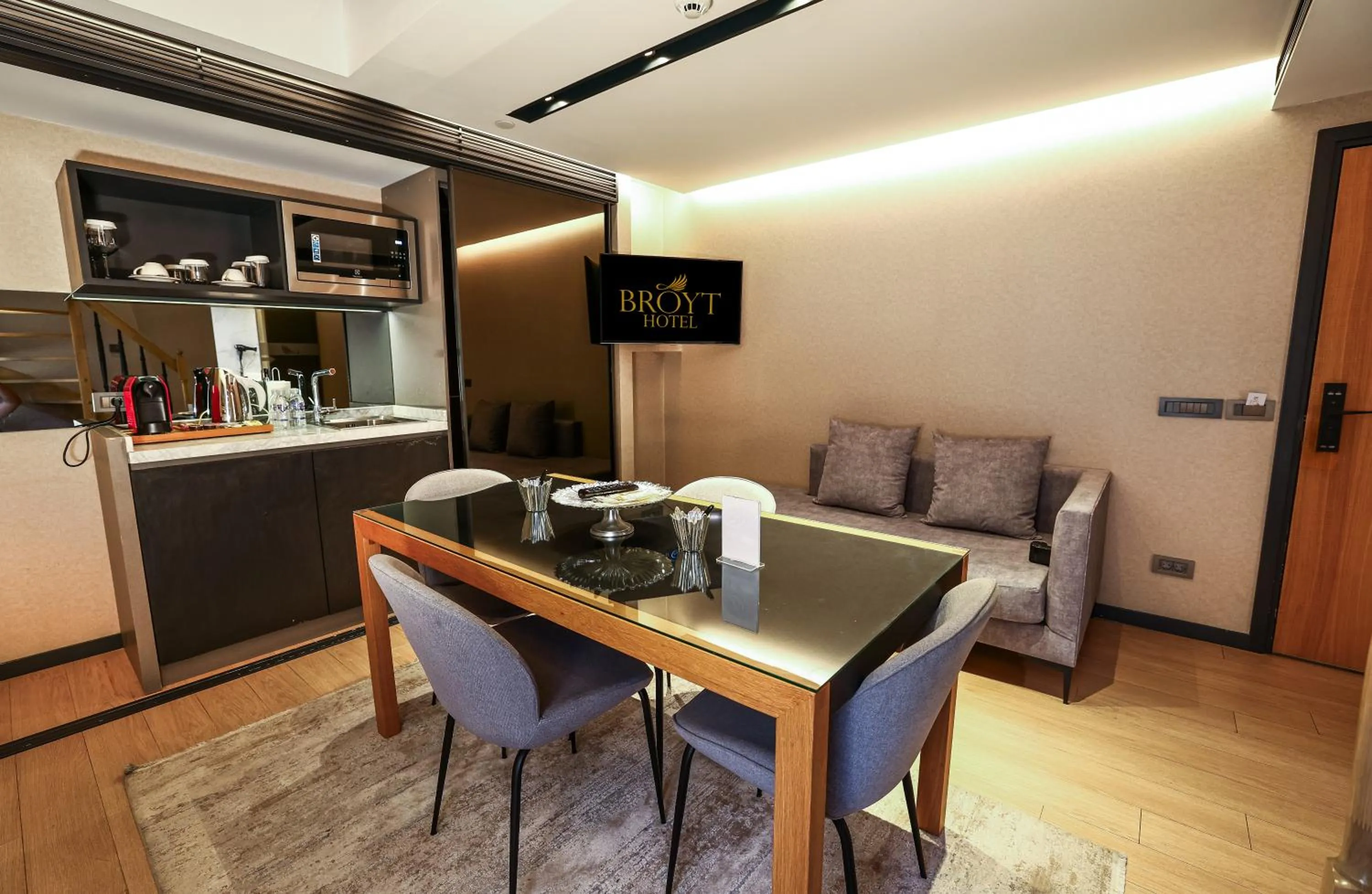 Coffee/tea facilities in Broyt Hotel