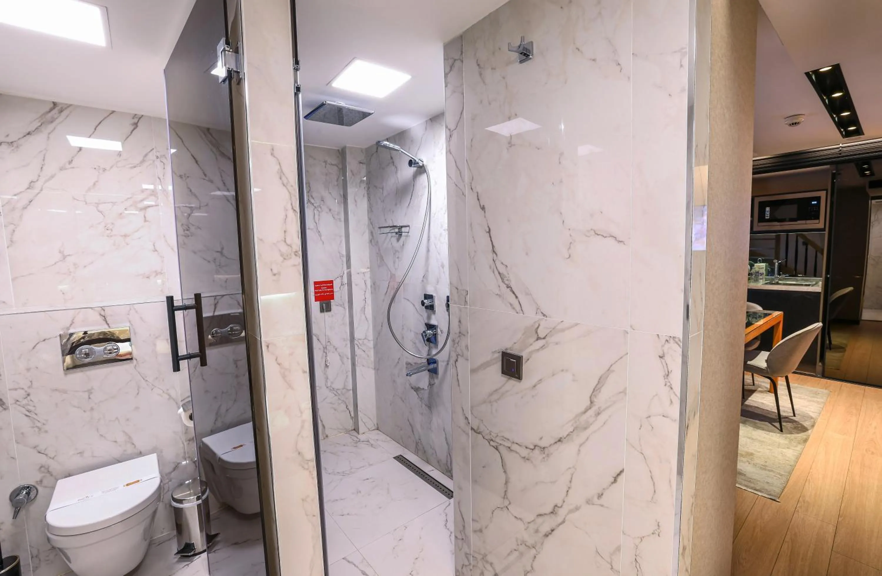 Penthouse Room in Broyt Hotel