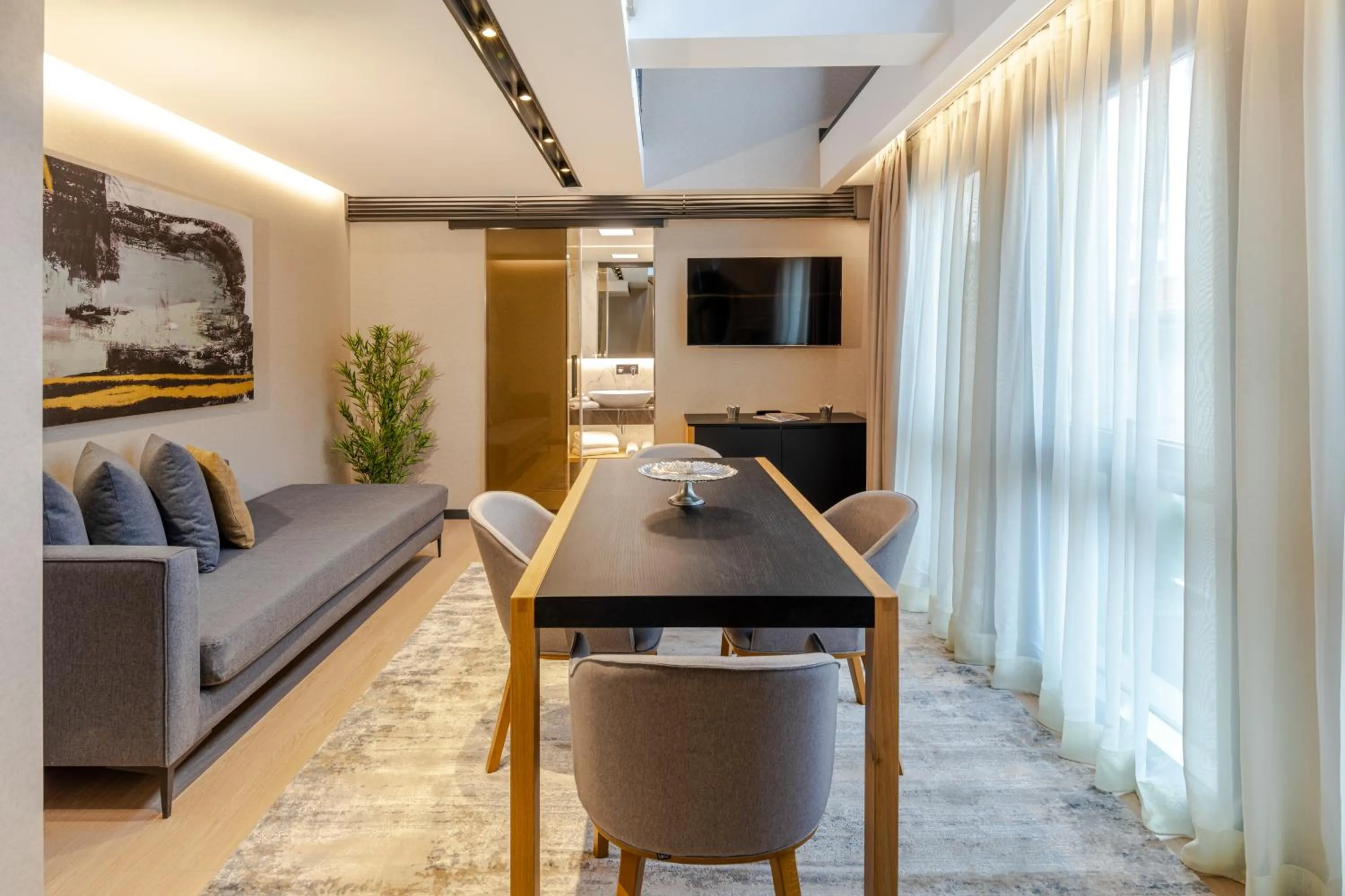 TV and multimedia in Broyt Hotel