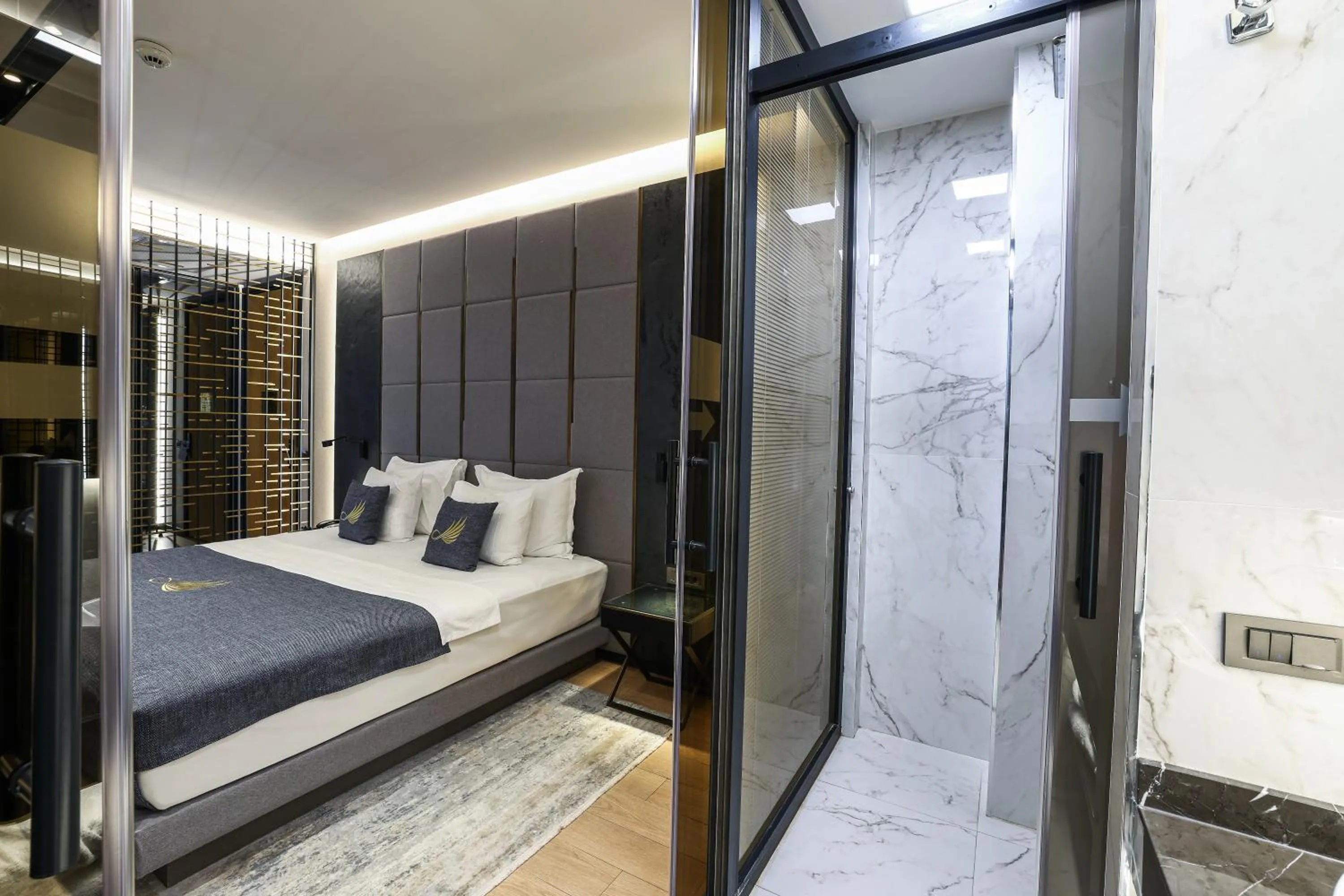 Photo of the whole room, Bed in Broyt Hotel