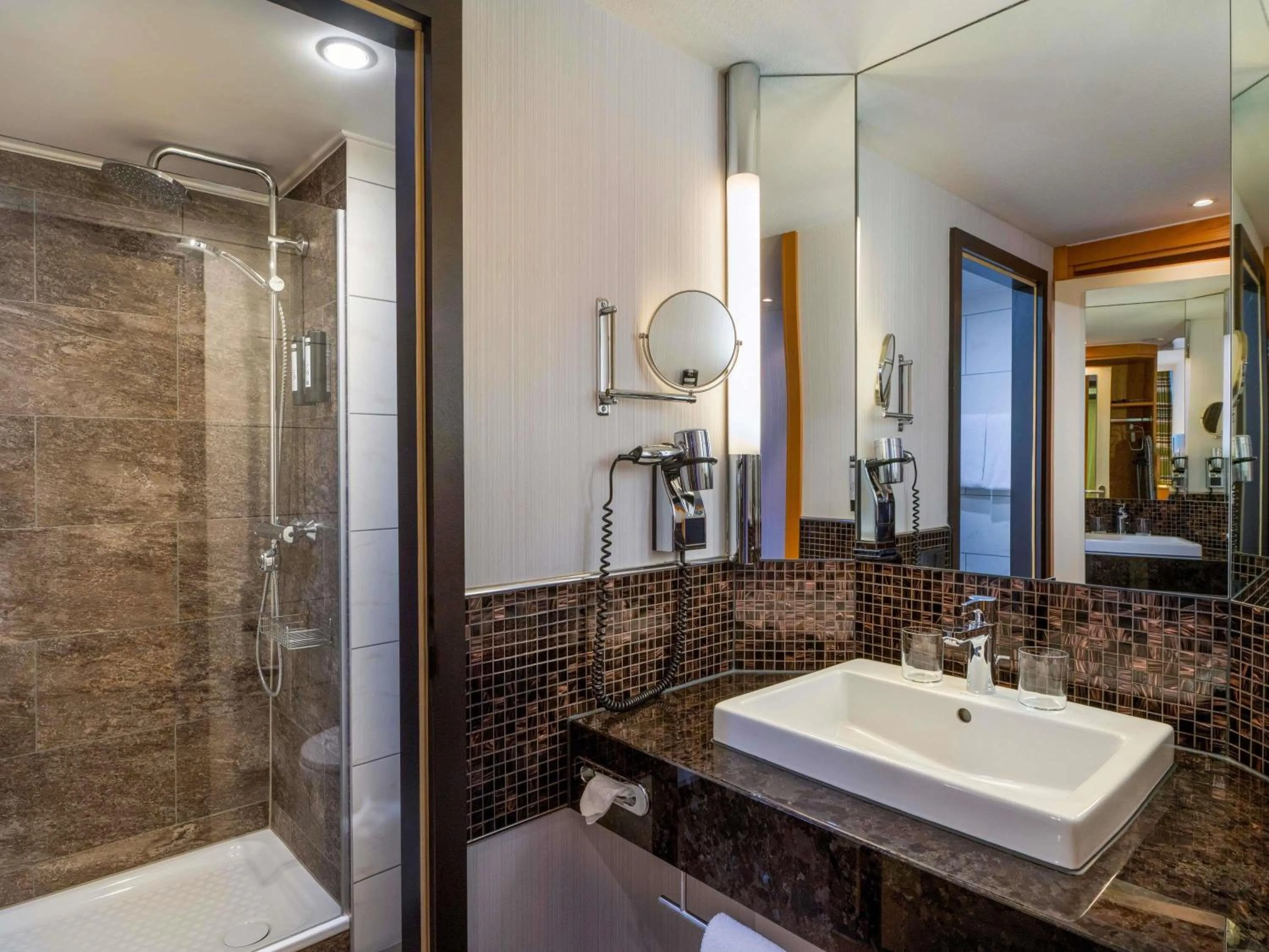 Bedroom in Mövenpick Hotel Nürnberg Airport