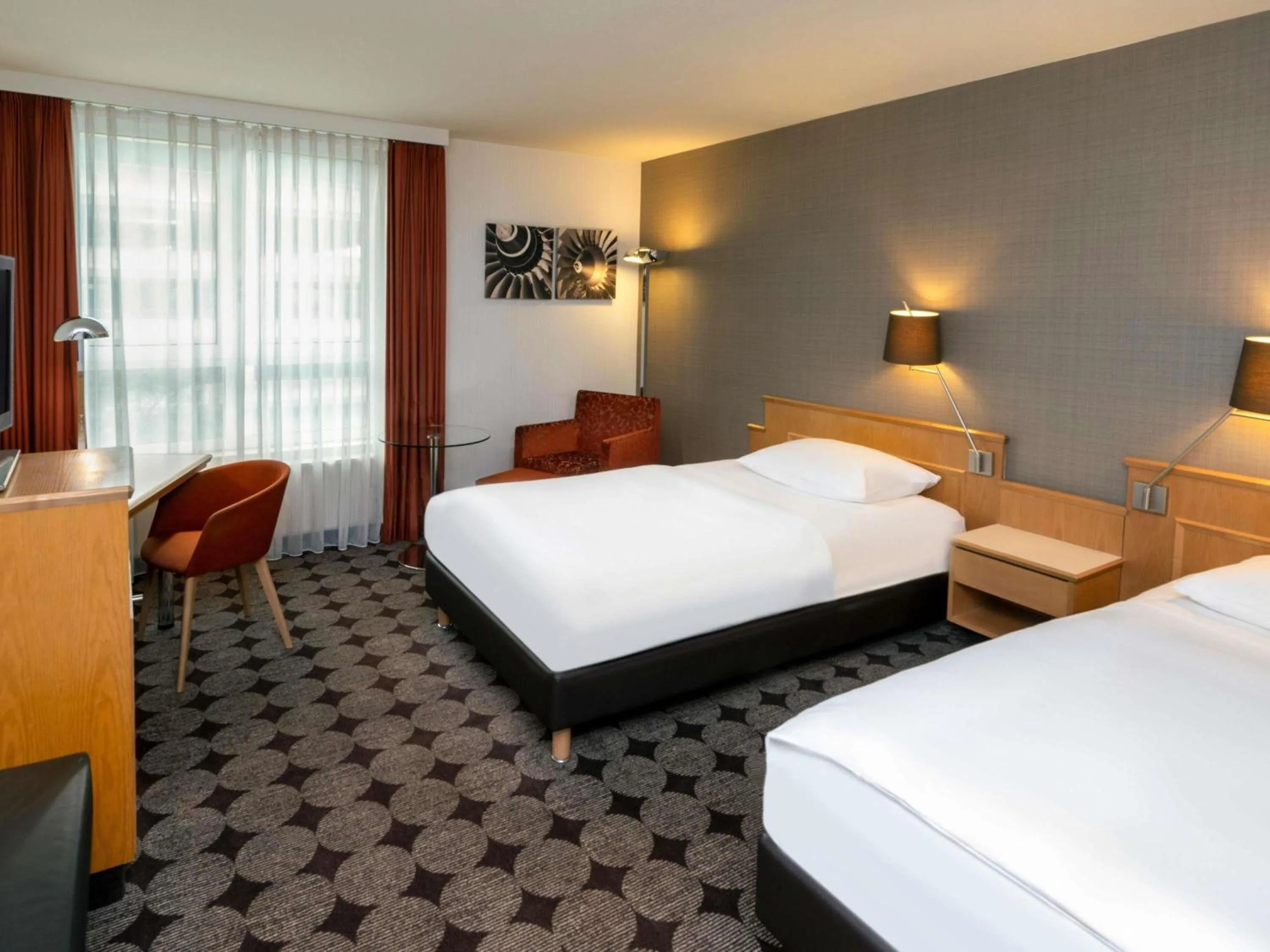 Bedroom, Bed in Mövenpick Hotel Nürnberg Airport