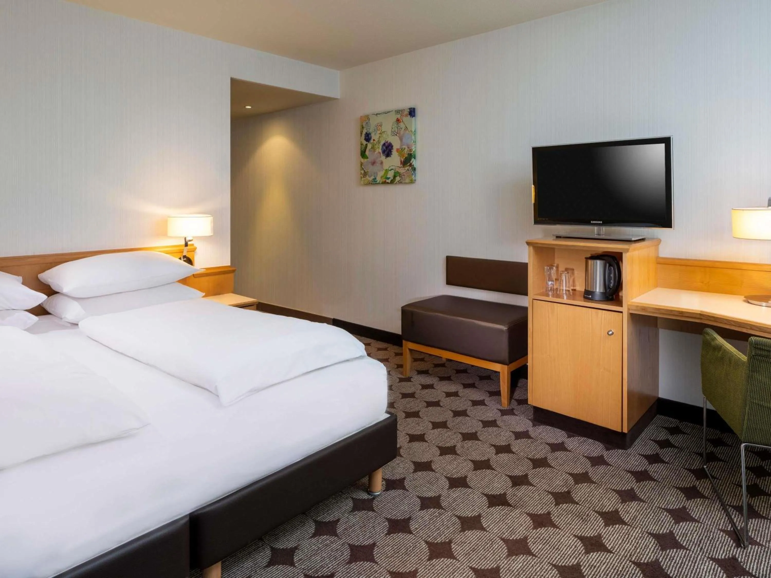 Bedroom, Bed in Mövenpick Hotel Nürnberg Airport