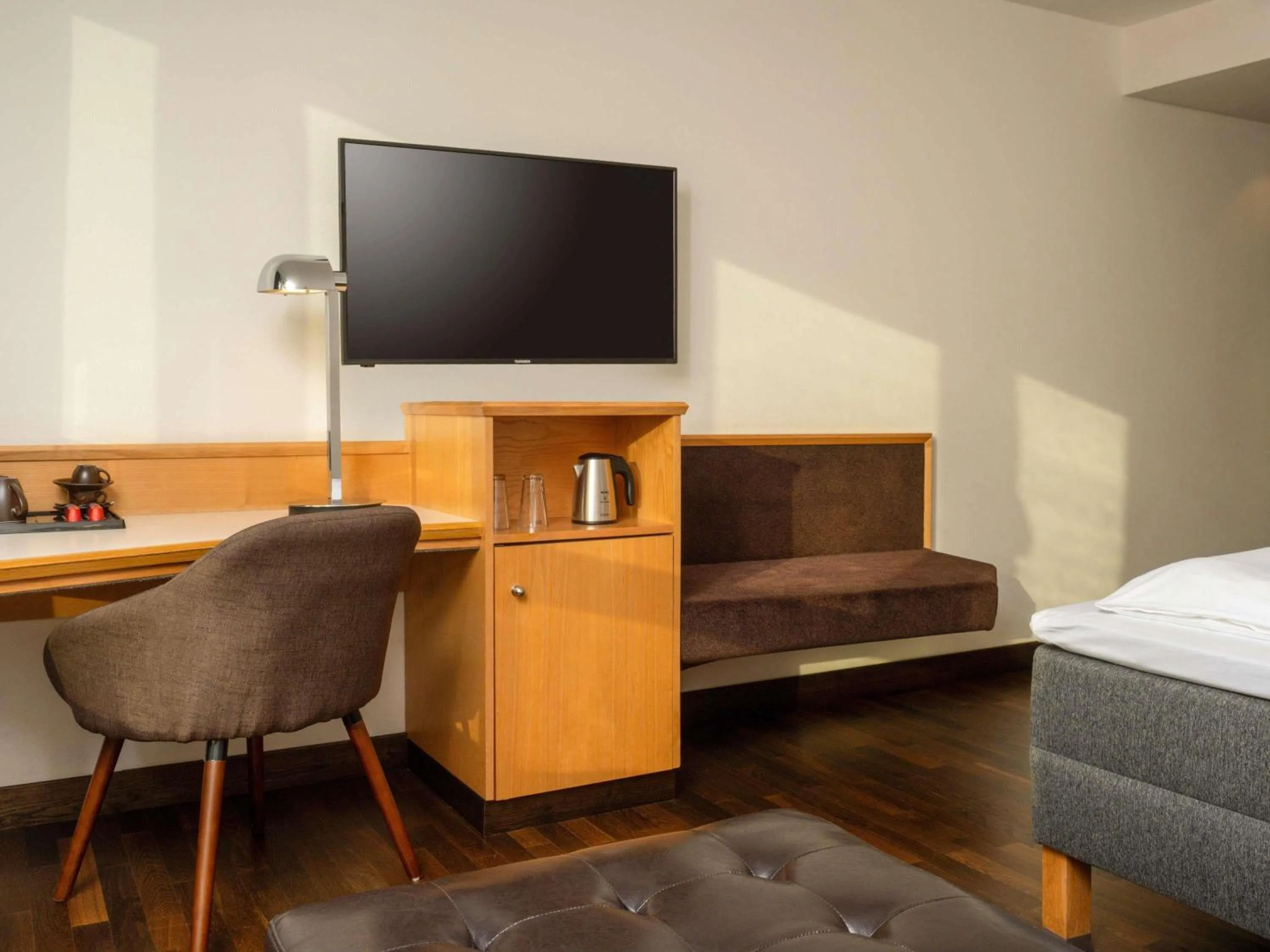 Bedroom, Bed in Mövenpick Hotel Nürnberg Airport