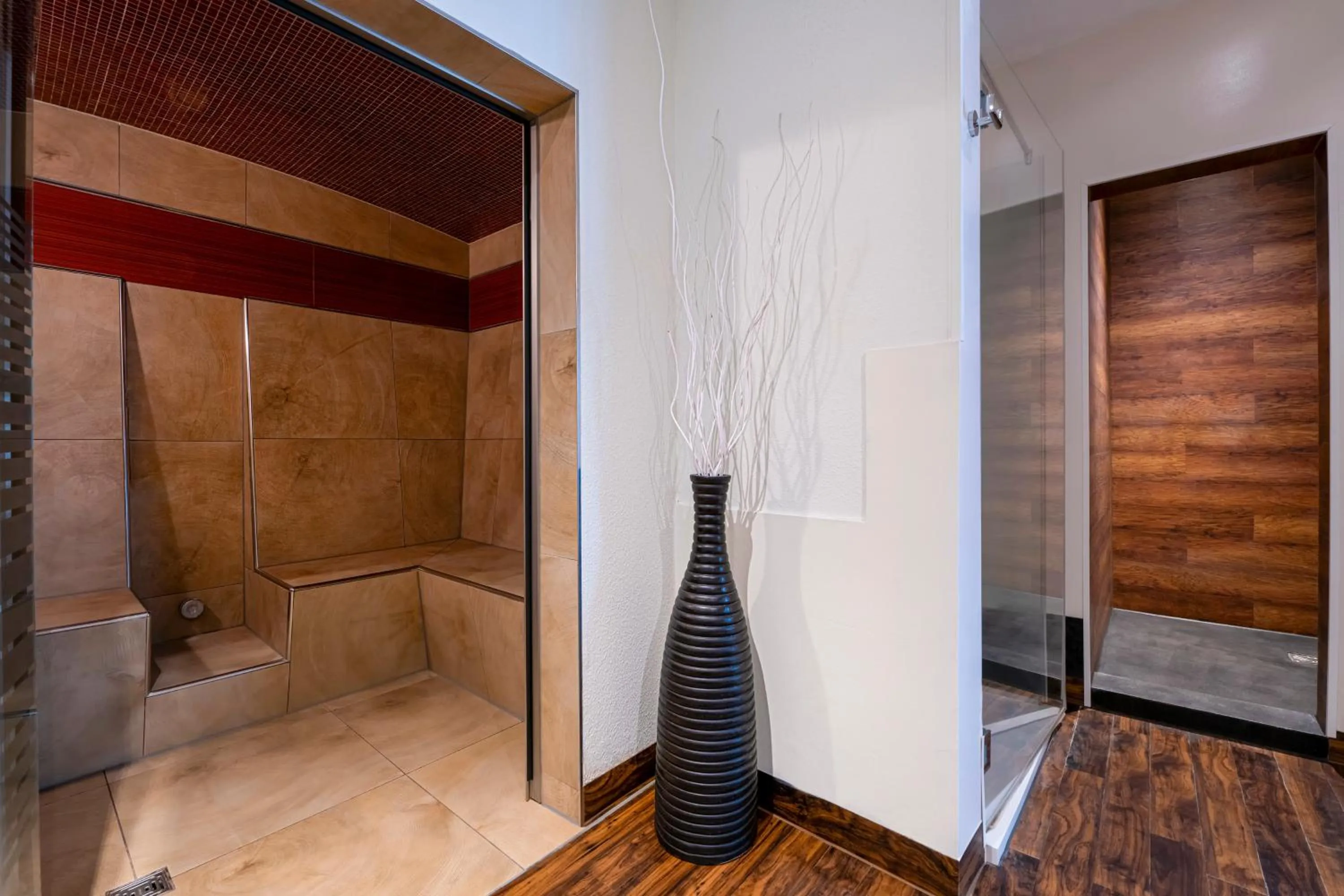 Spa and wellness centre/facilities in Mövenpick Hotel Nürnberg Airport