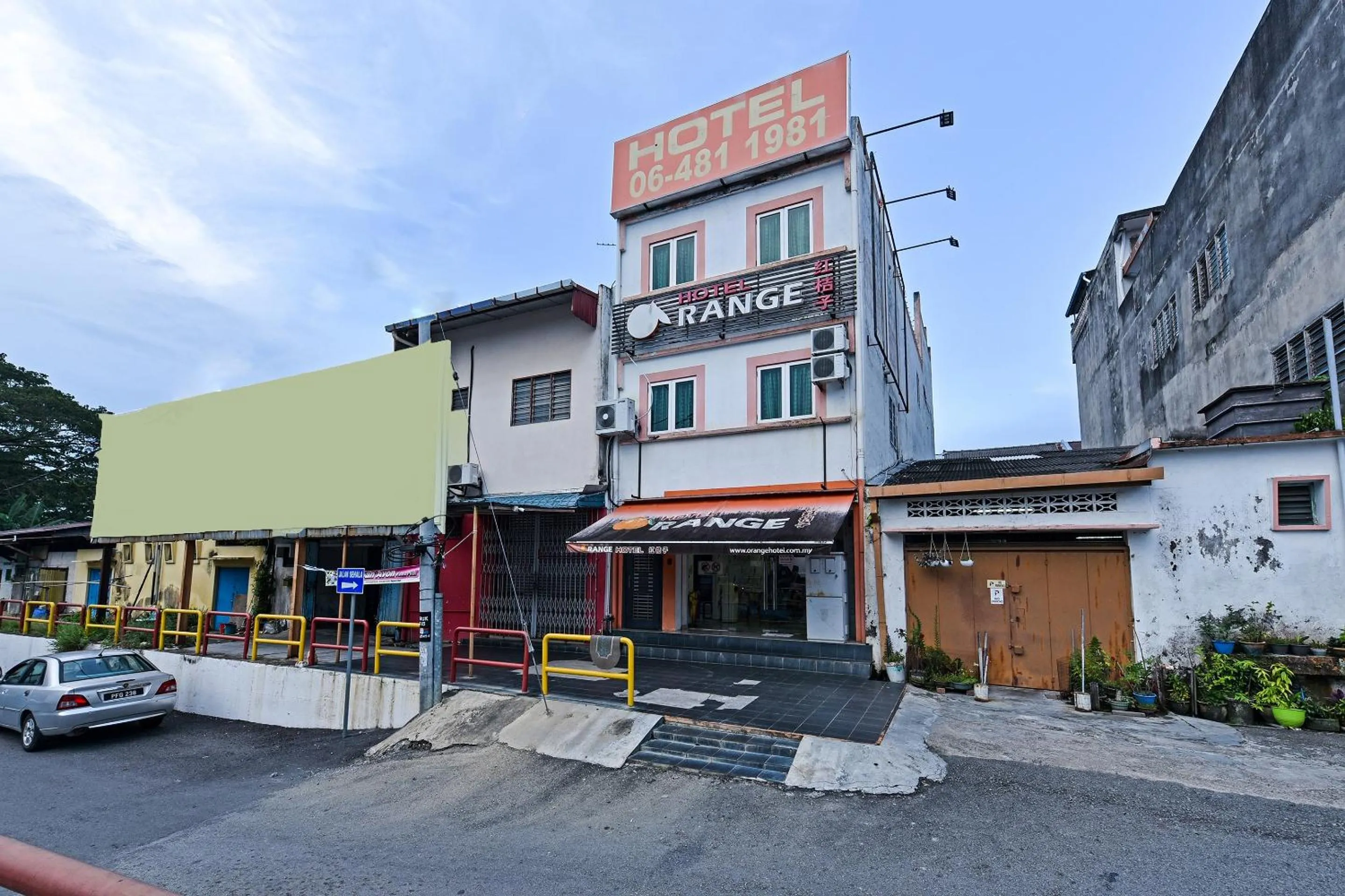 Property building in Hotel O Orange Hotel Kuala Pilah