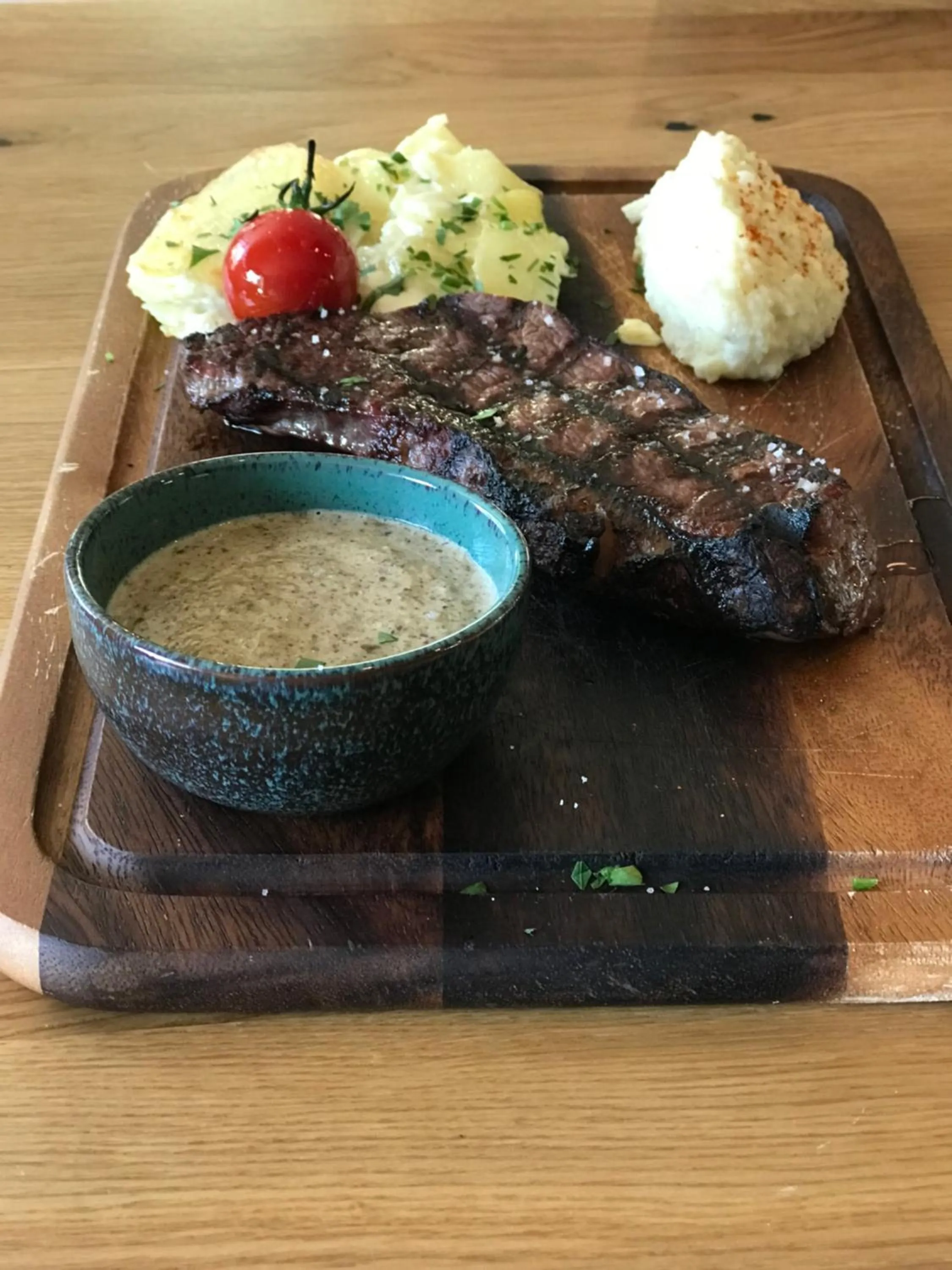 Restaurant/places to eat in L'Outa Hotel Restaurant