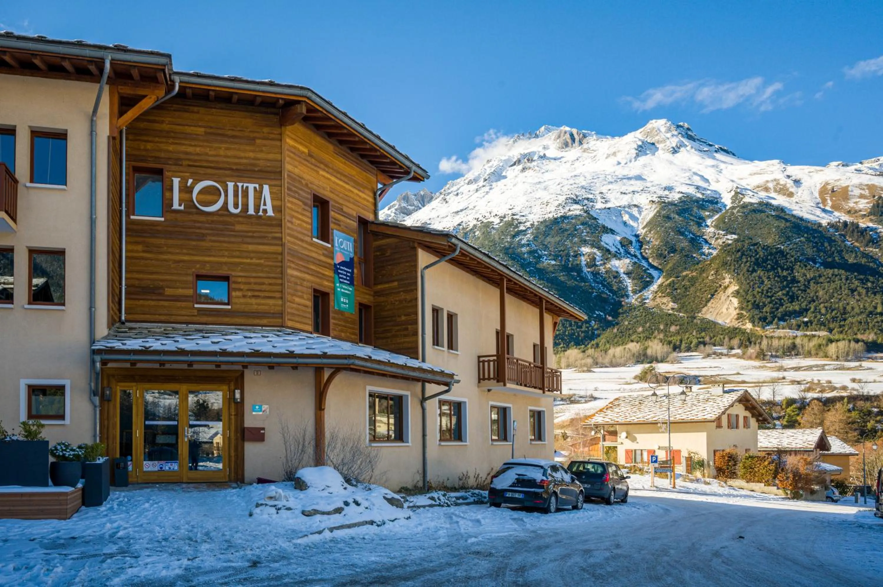 Property building in L'Outa Hotel Restaurant