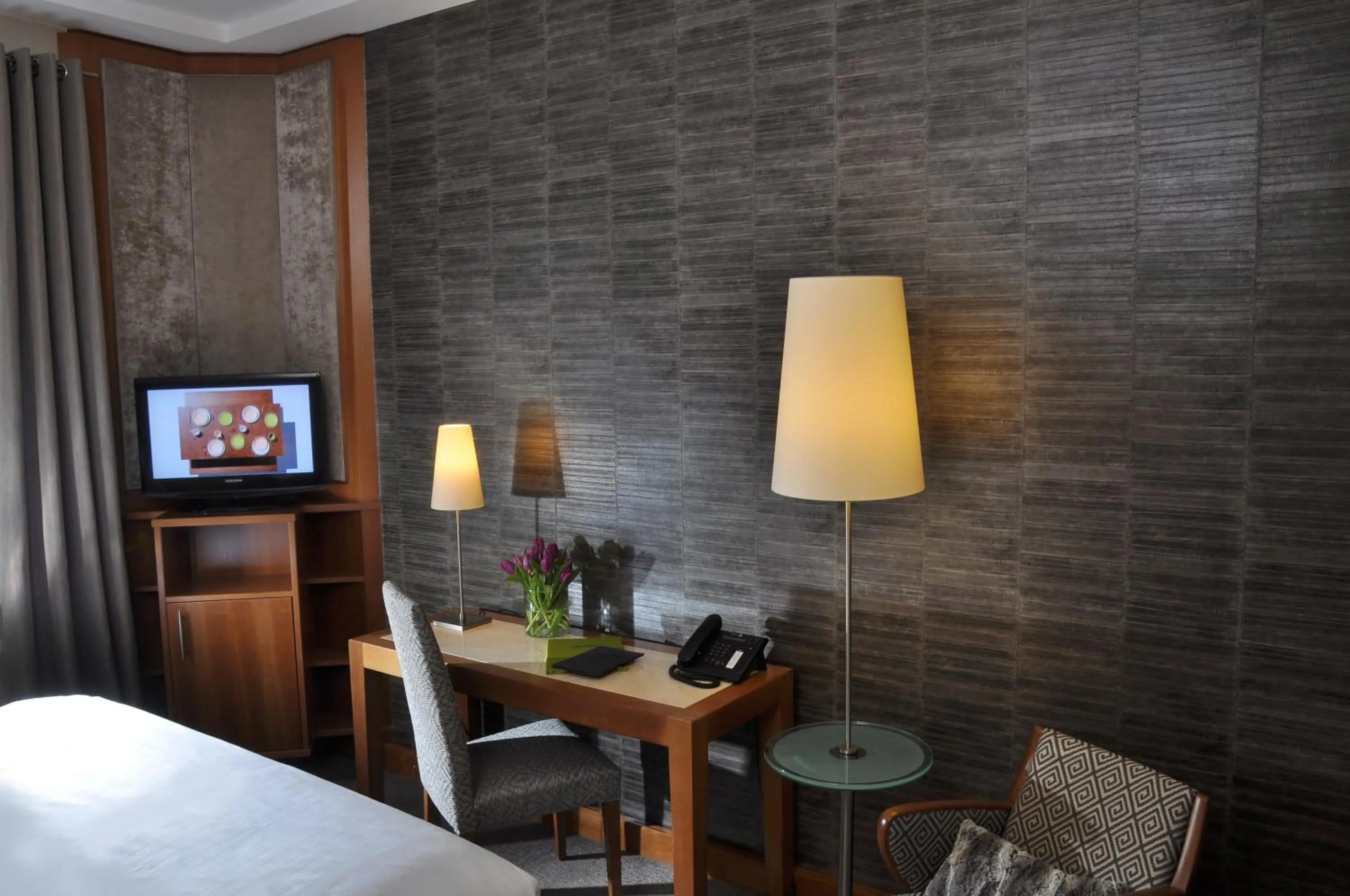 Photo of the whole room, Bed in Hotel Eggers Hamburg