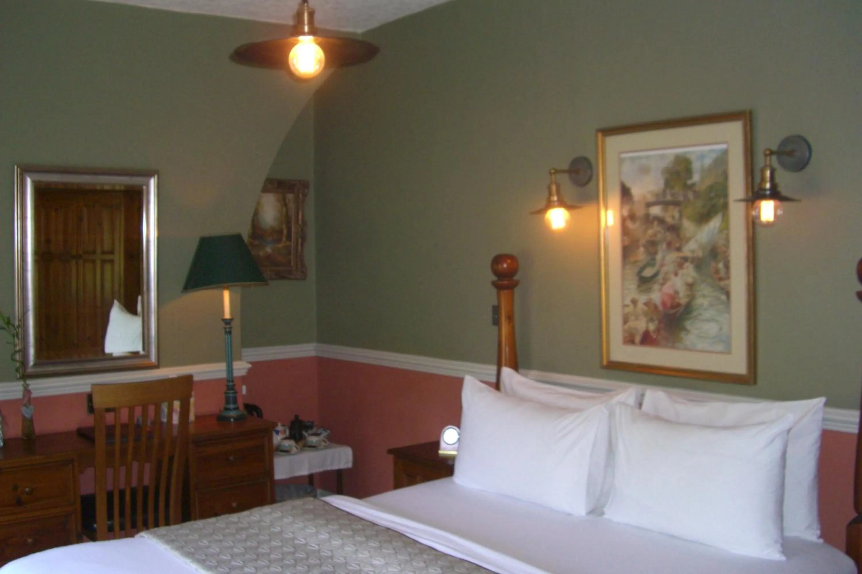 Decorative detail, Bed in Ash Farm Country House