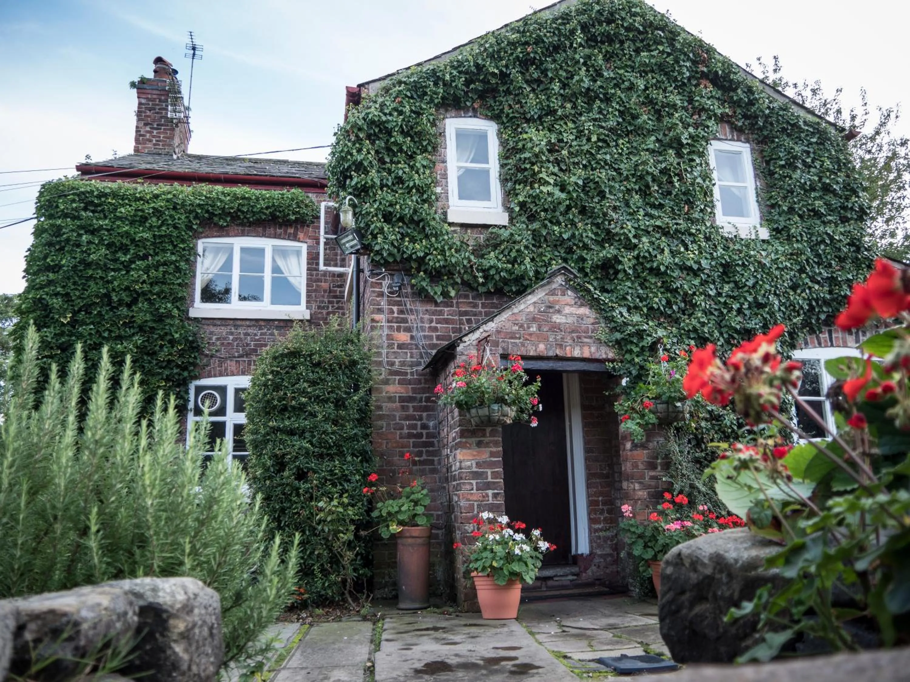 Facade/entrance in Ash Farm Country House